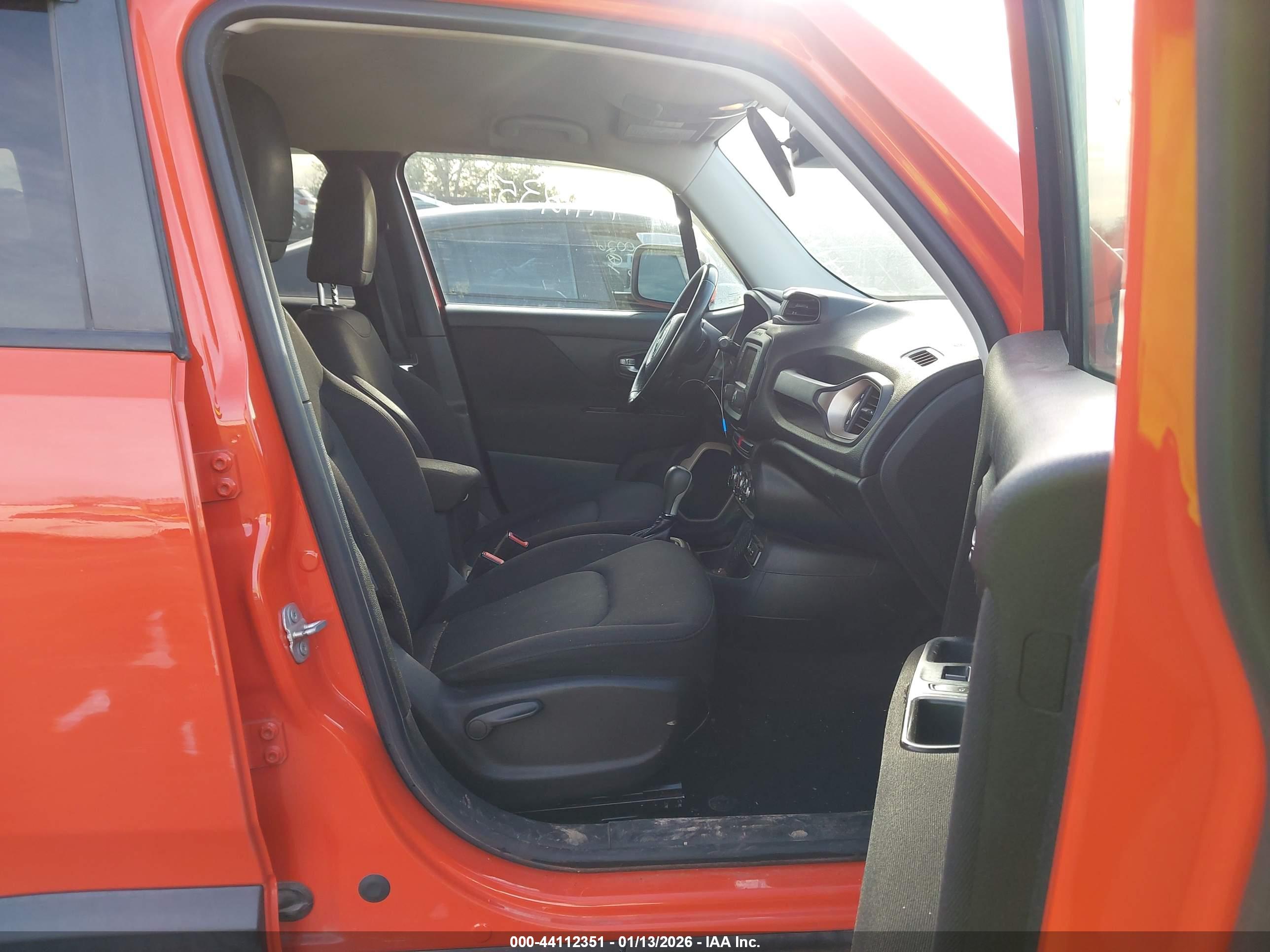 JEEP RENEGADE image 5