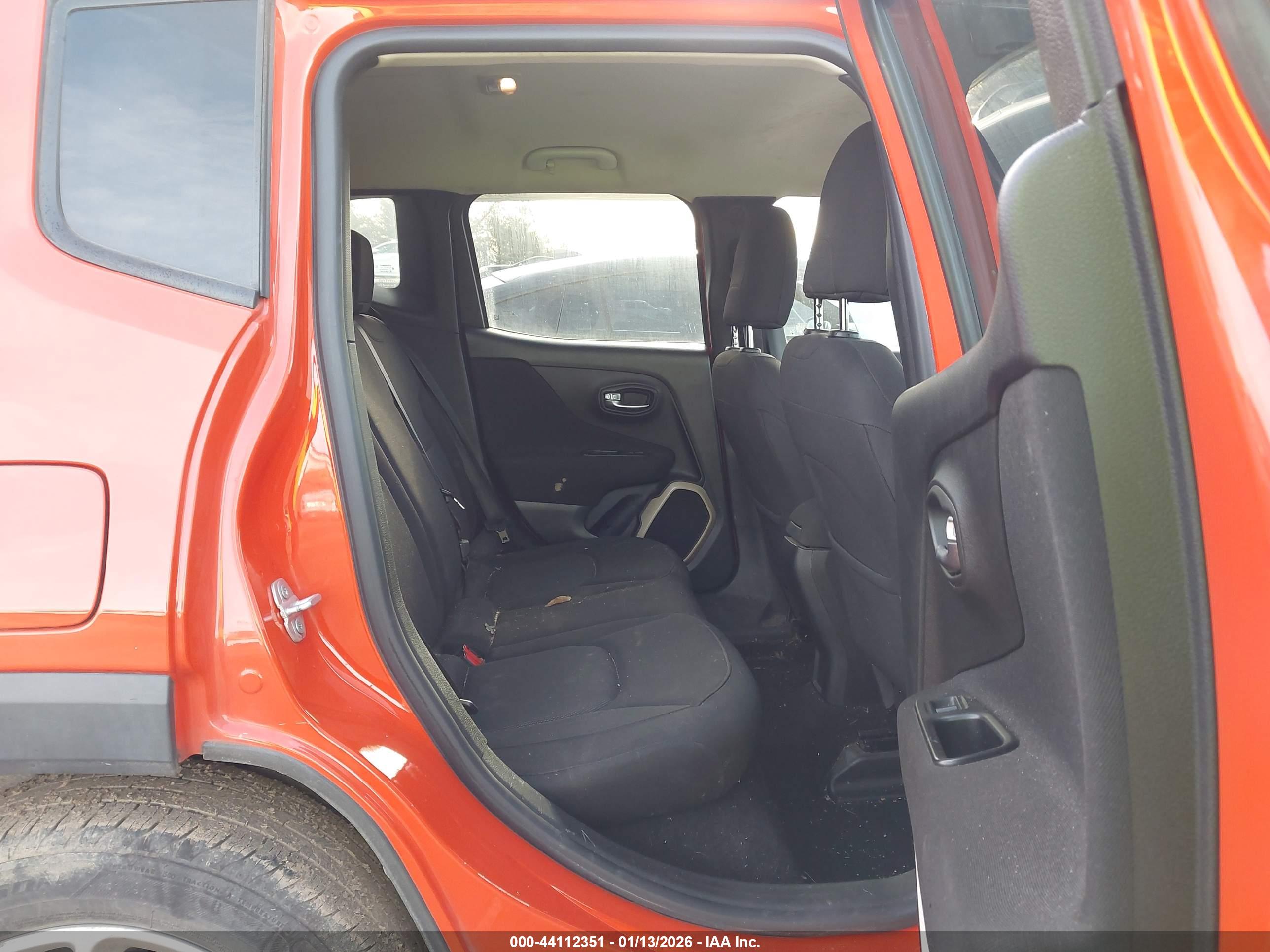 JEEP RENEGADE image 8