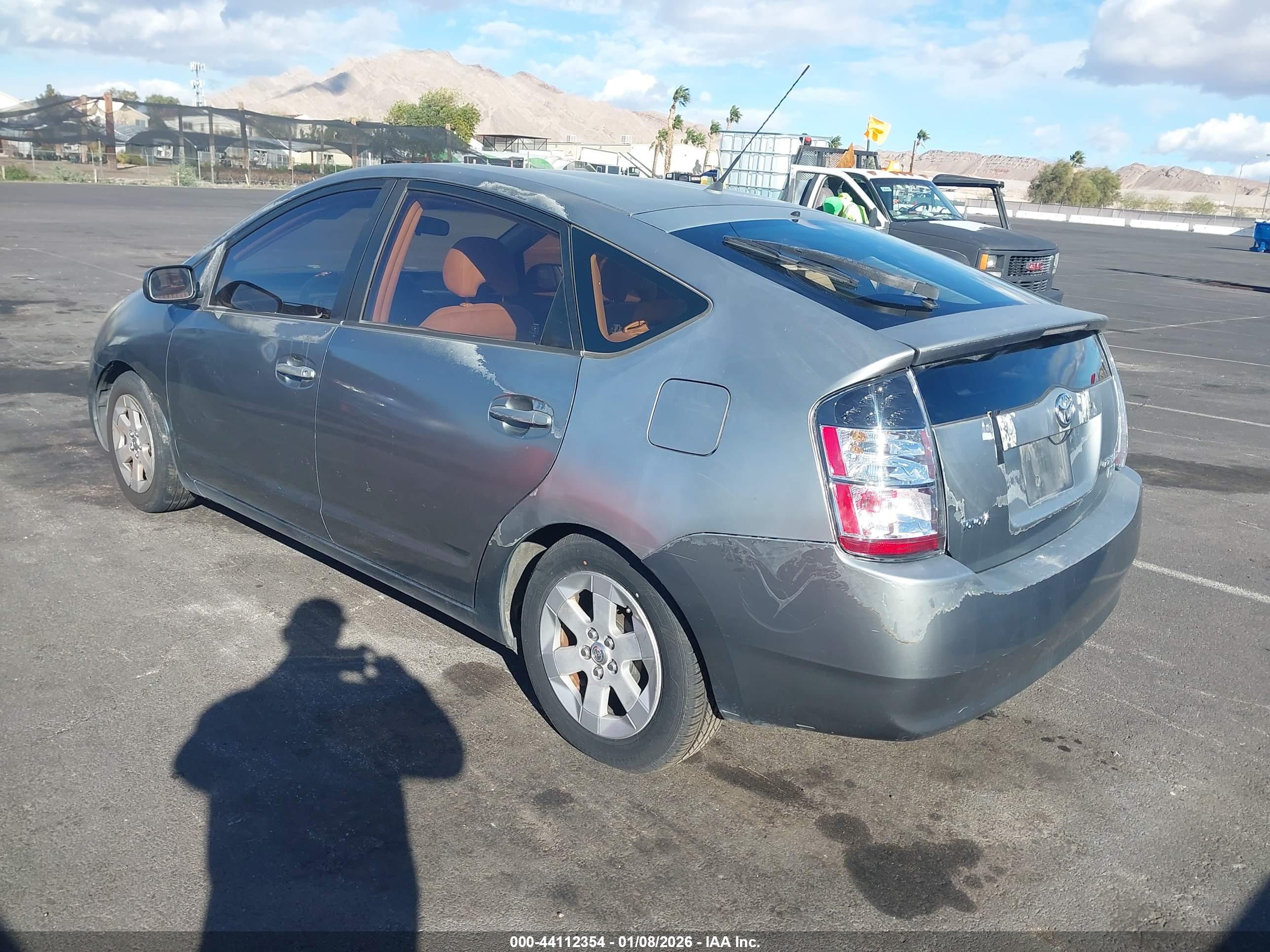 TOYOTA PRIUS image 3