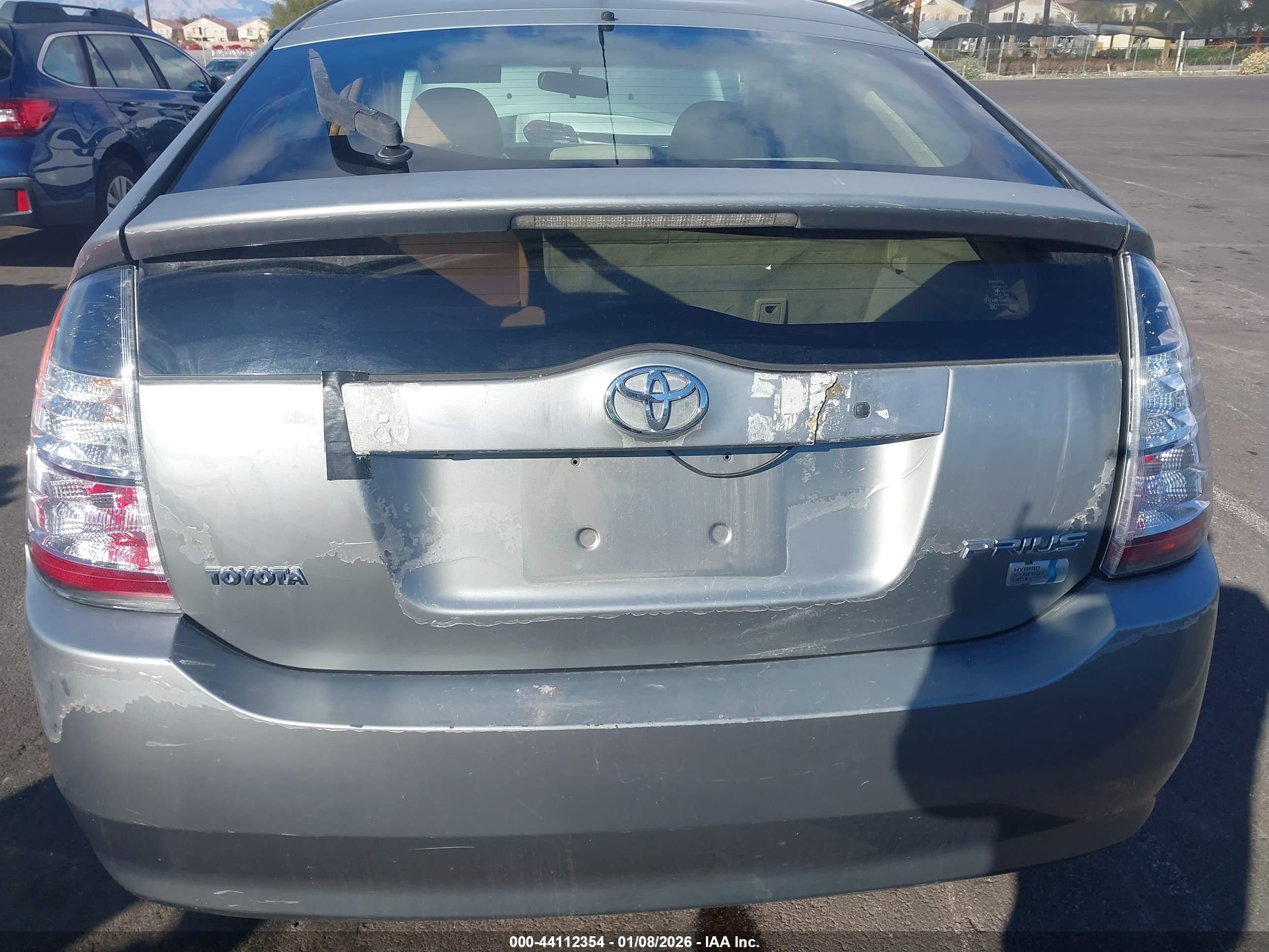 TOYOTA PRIUS image 6