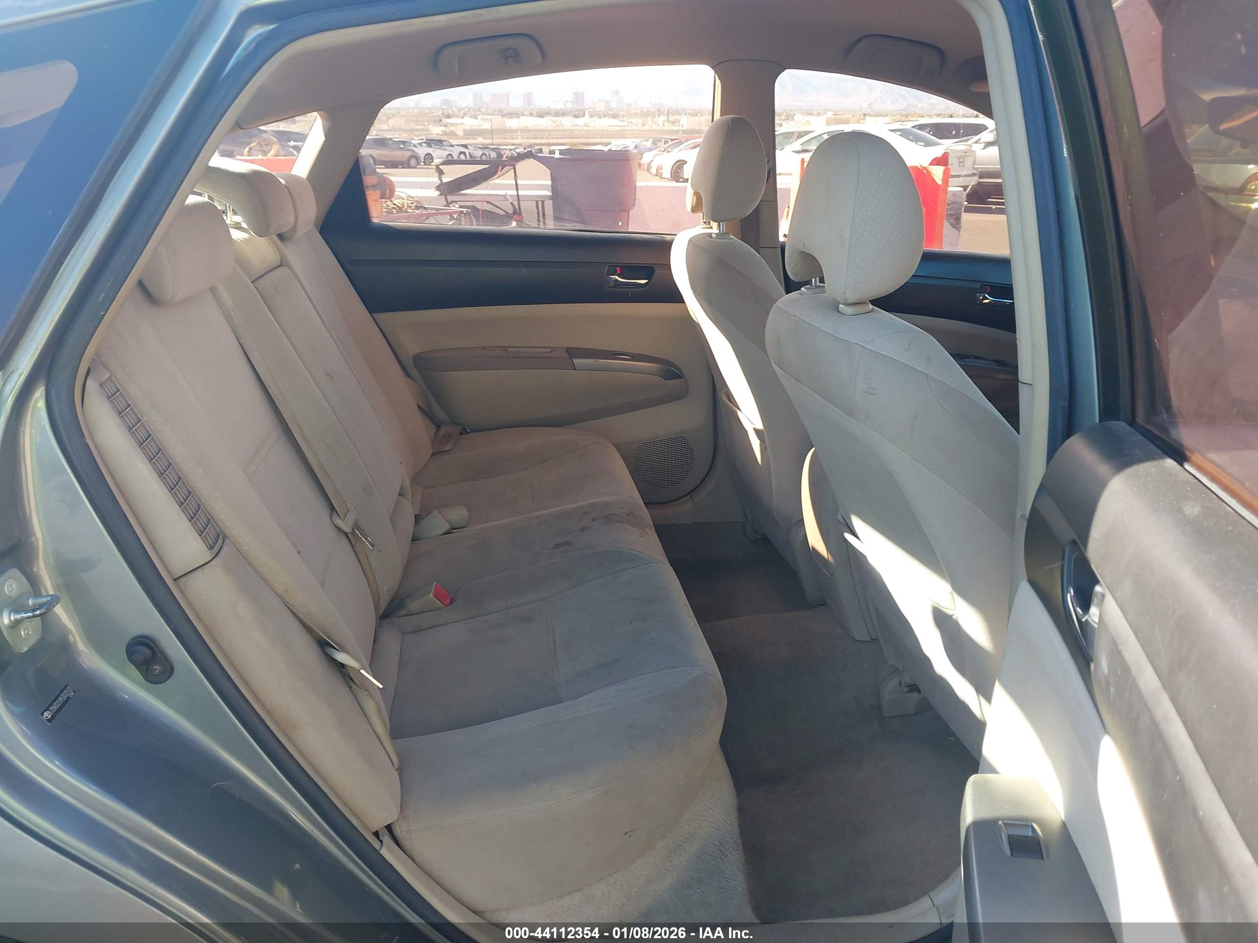 TOYOTA PRIUS image 8