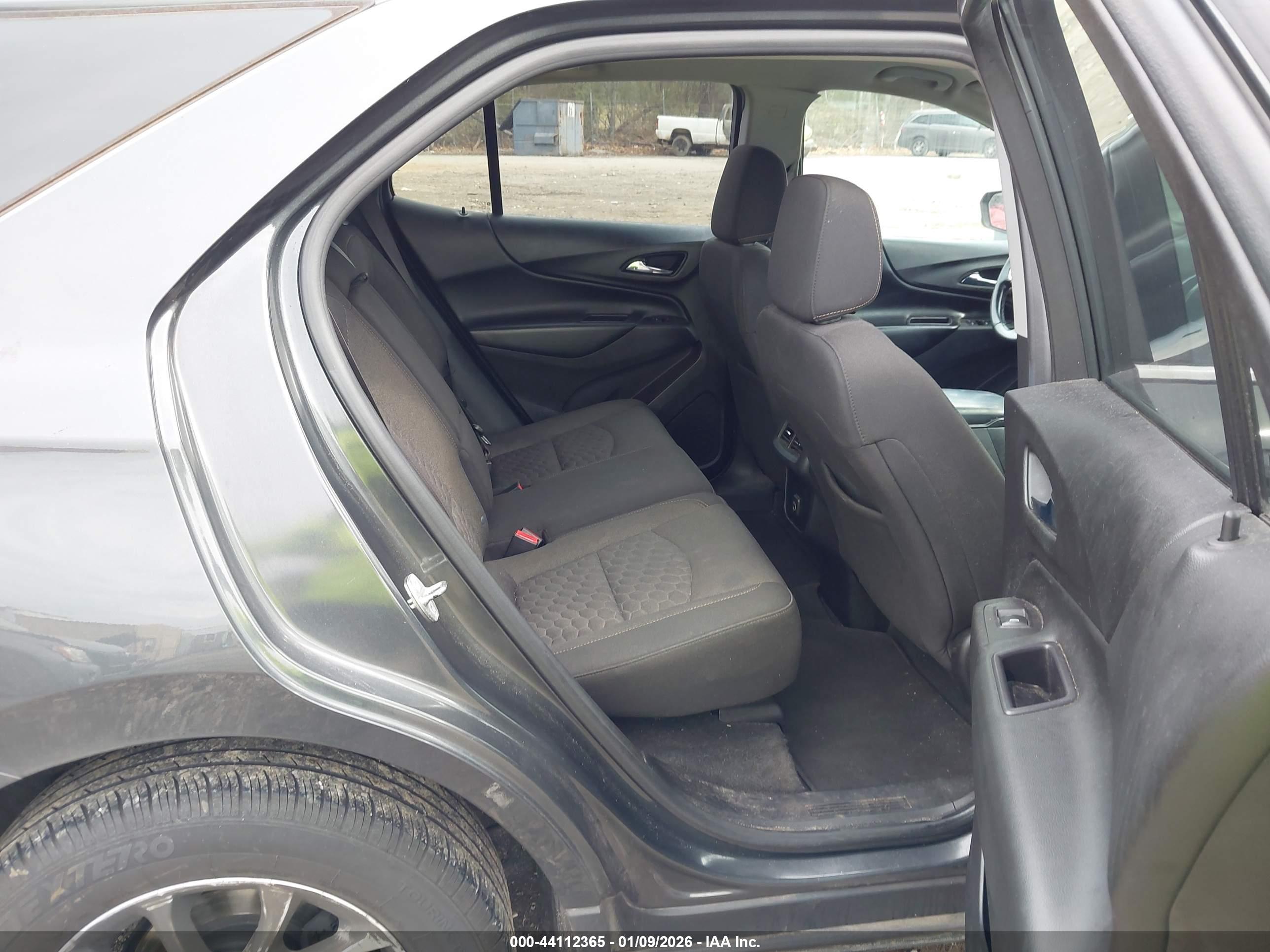 CHEVROLET EQUINOX image 8