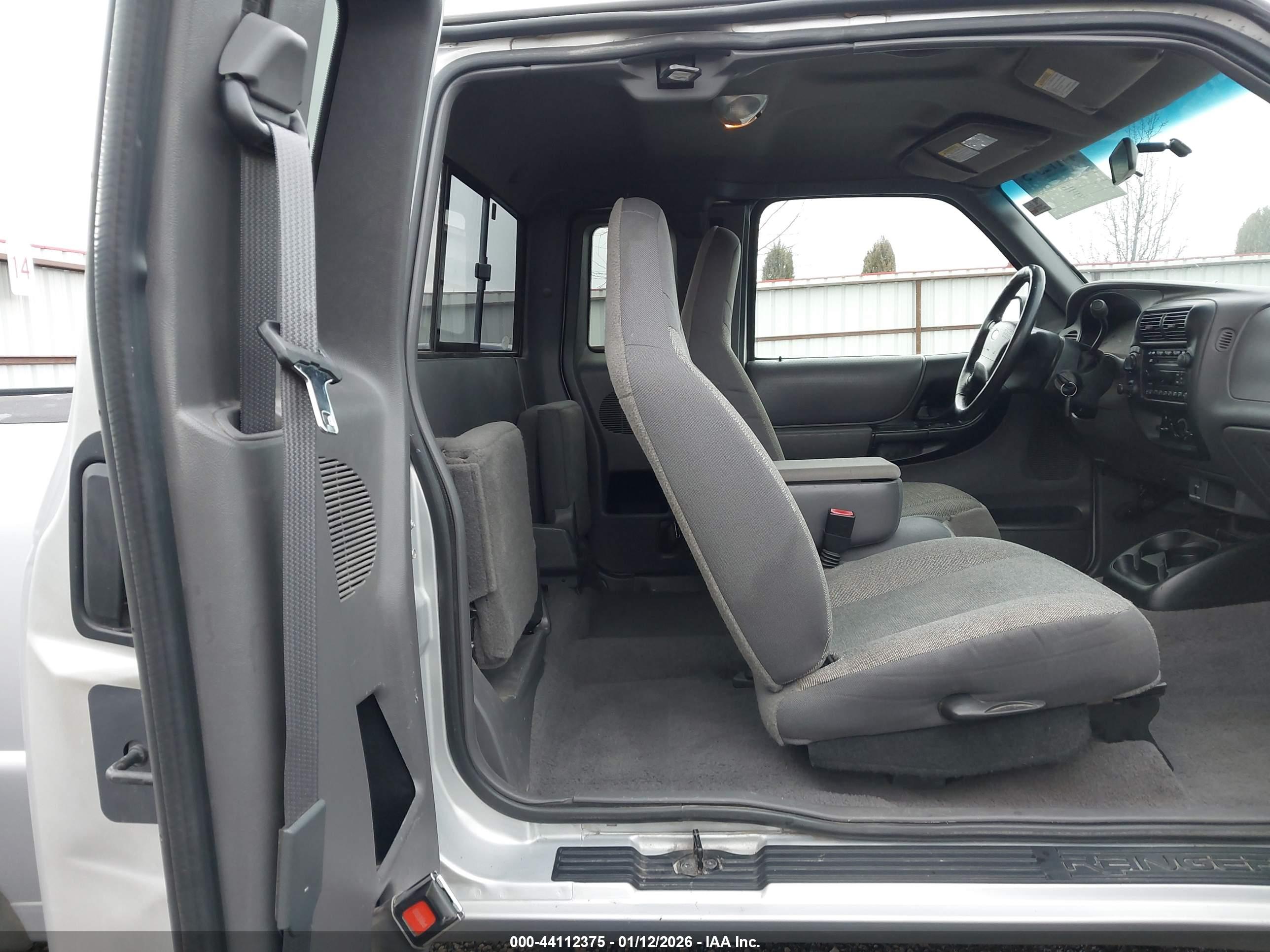 FORD RANGER image 8