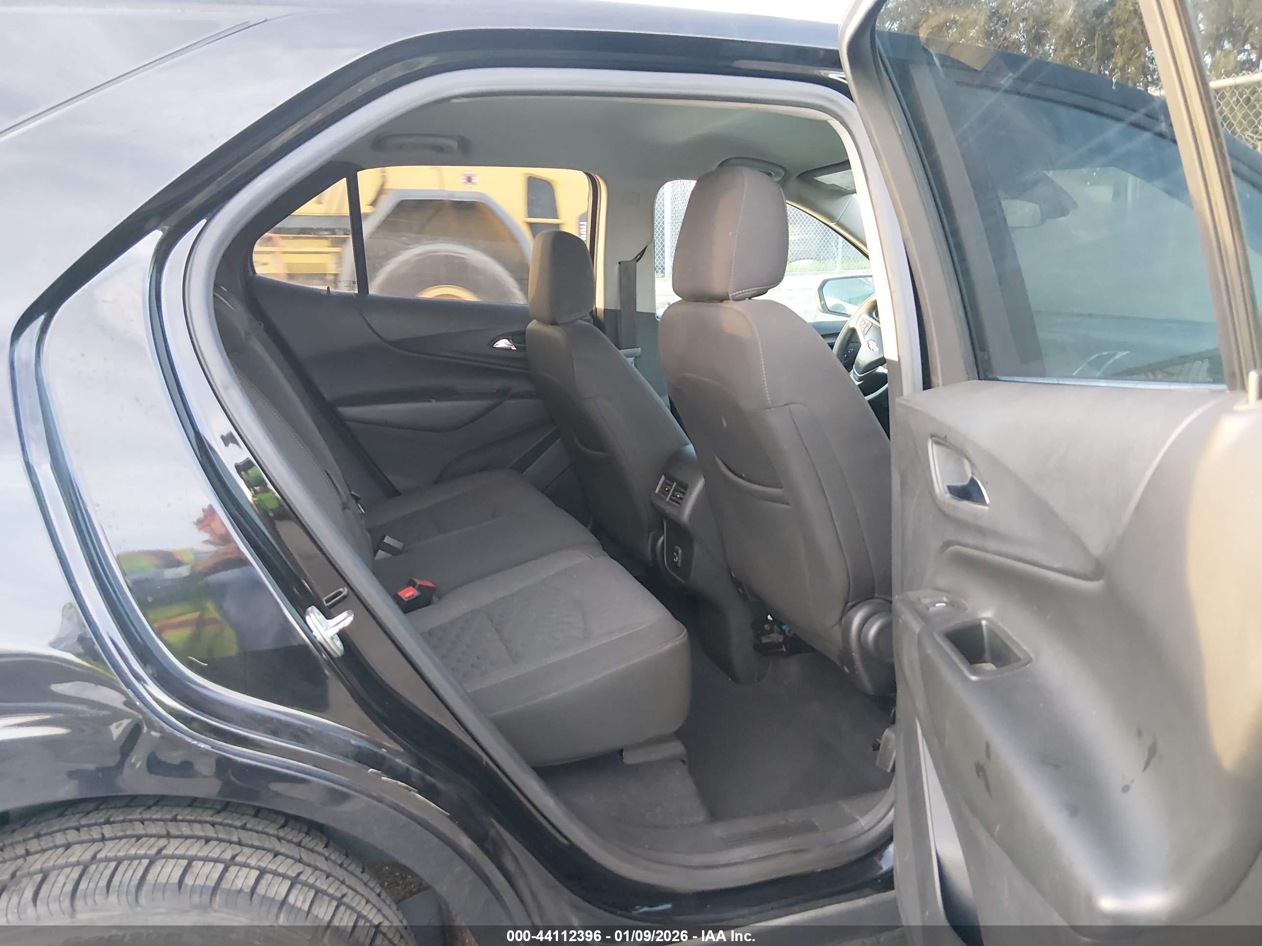 CHEVROLET EQUINOX image 8