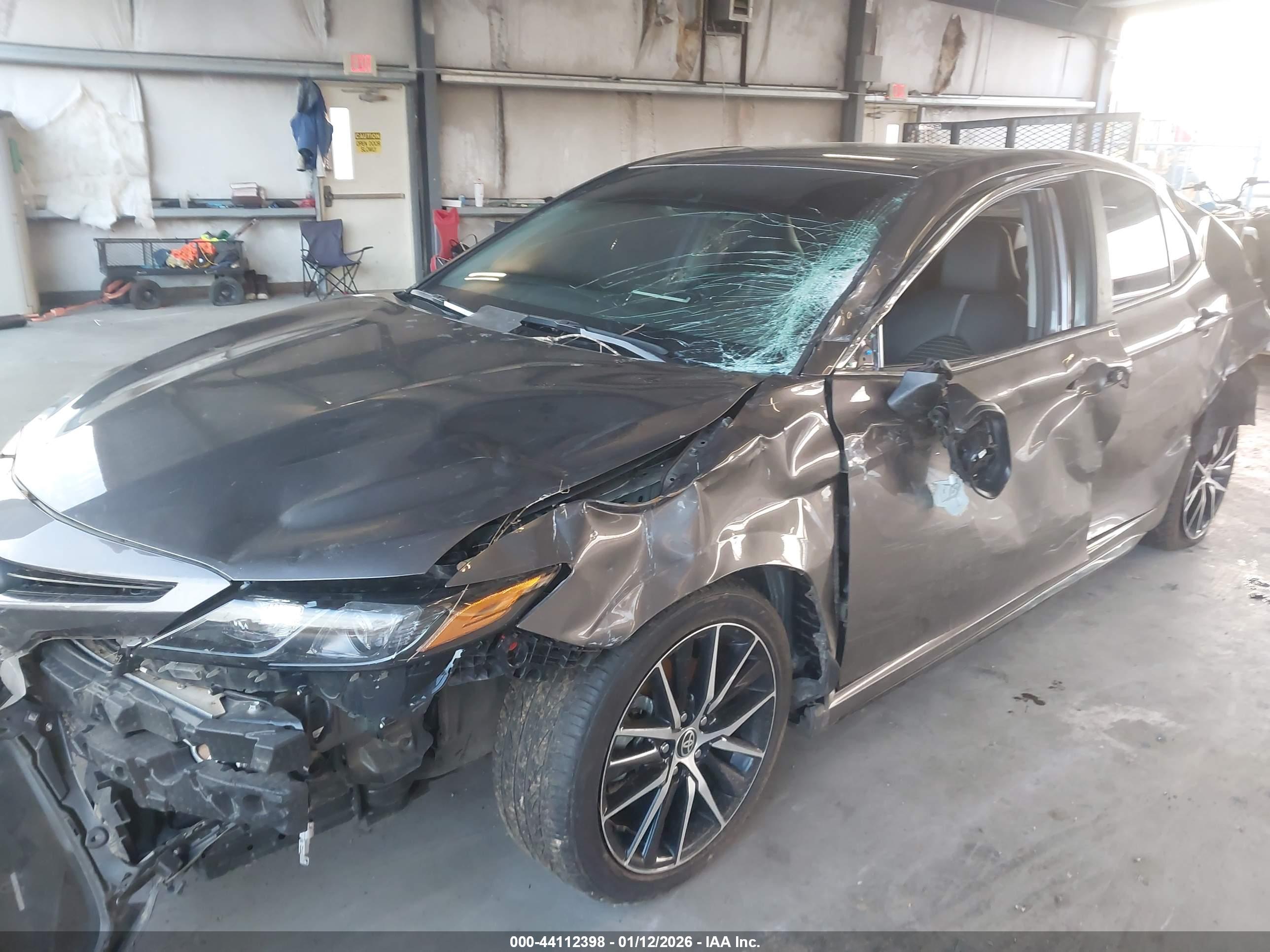 TOYOTA CAMRY image 6