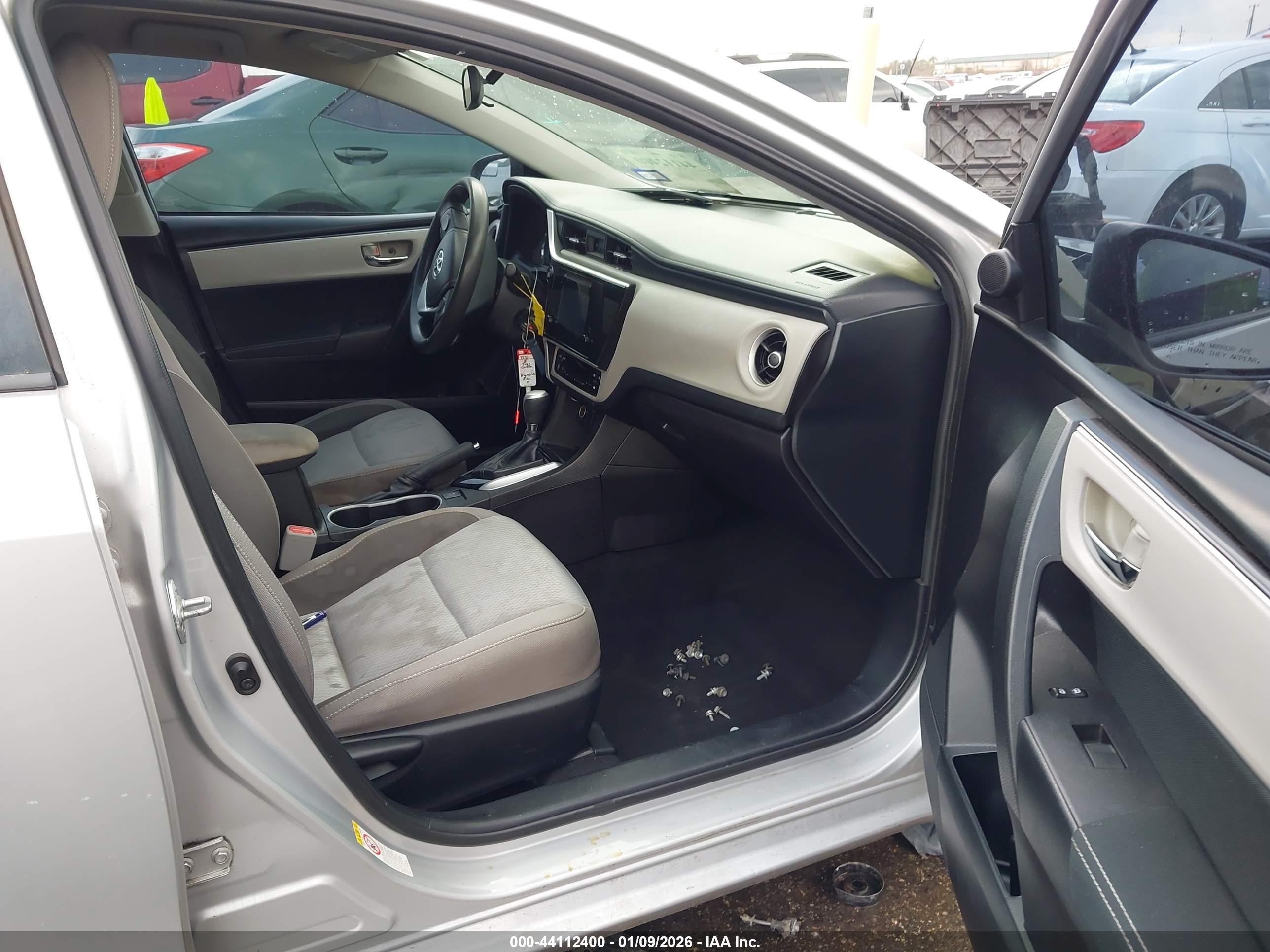TOYOTA COROLLA image 5