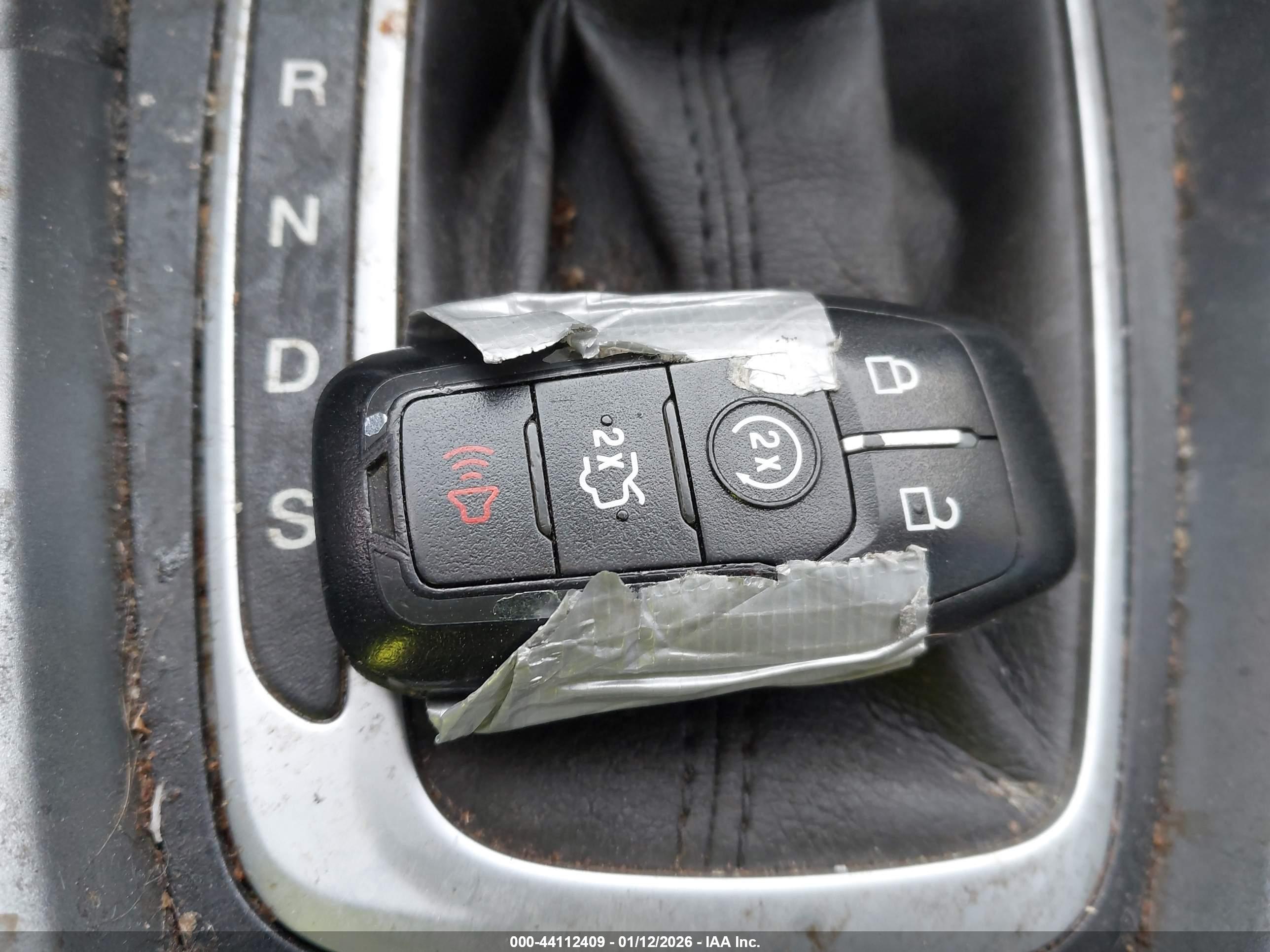 FORD FUSION image 11