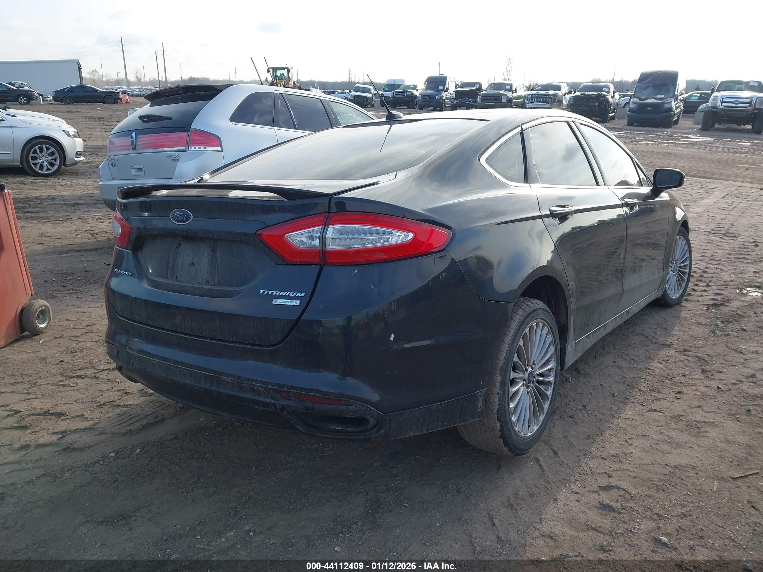 FORD FUSION image 4