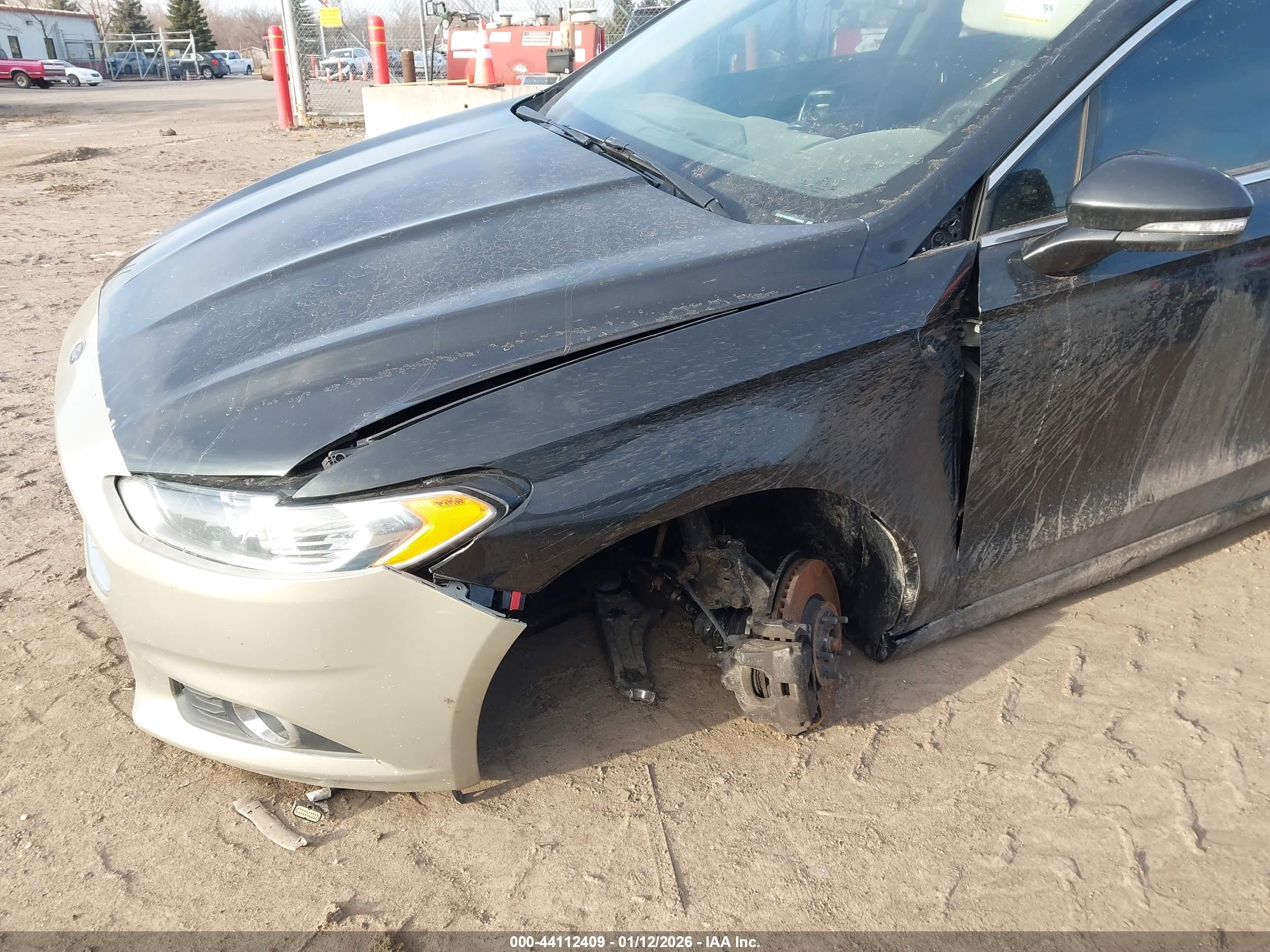 FORD FUSION image 6