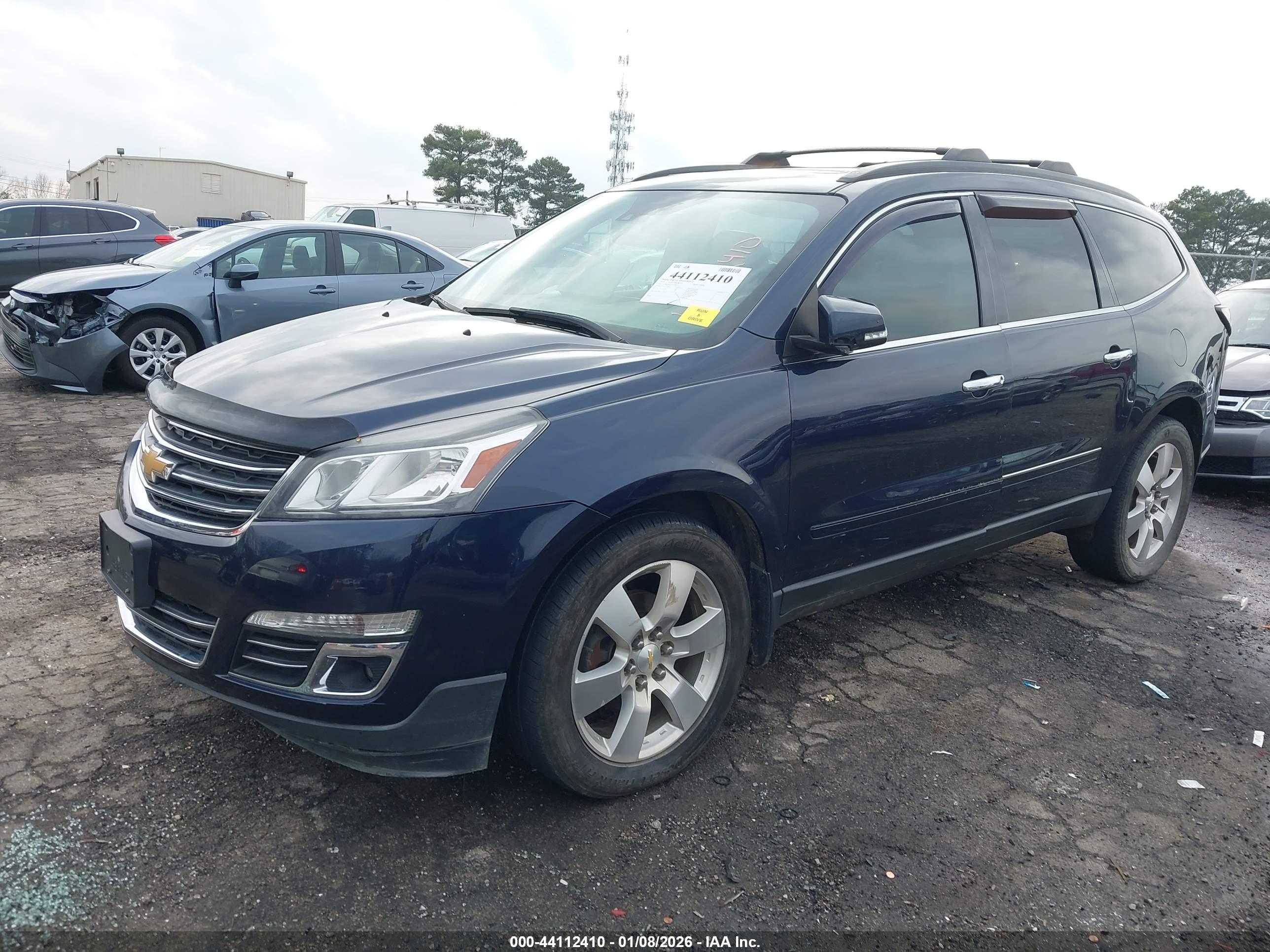 CHEVROLET TRAVERSE image 2