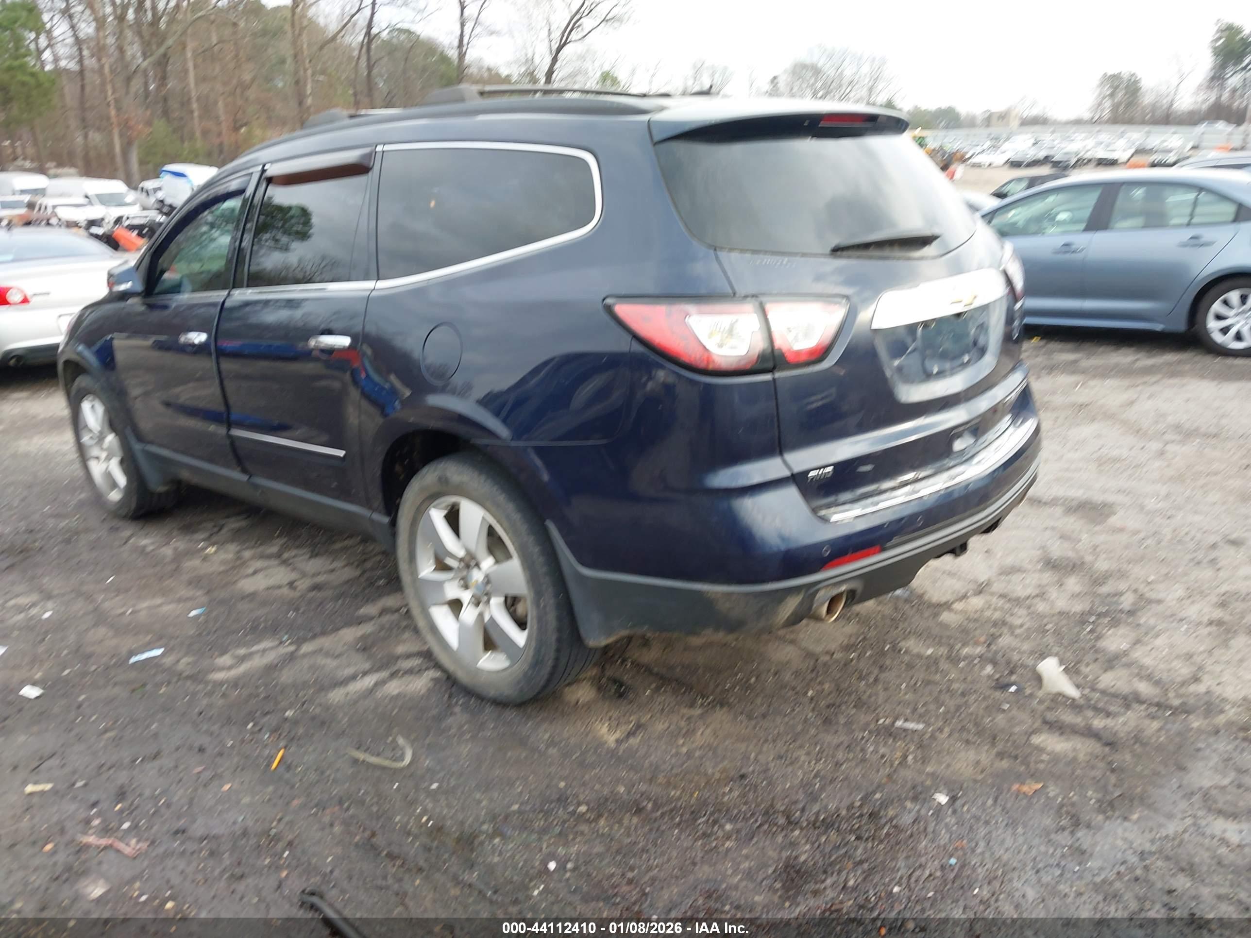 CHEVROLET TRAVERSE image 3