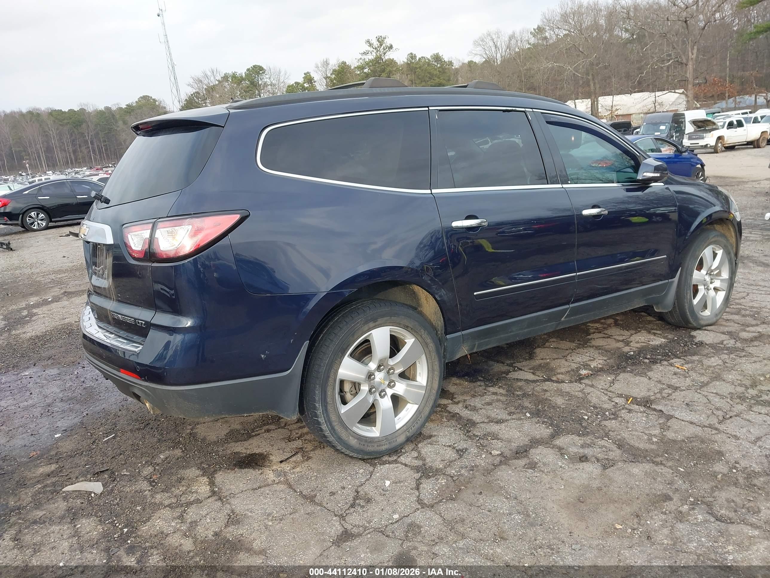CHEVROLET TRAVERSE image 4