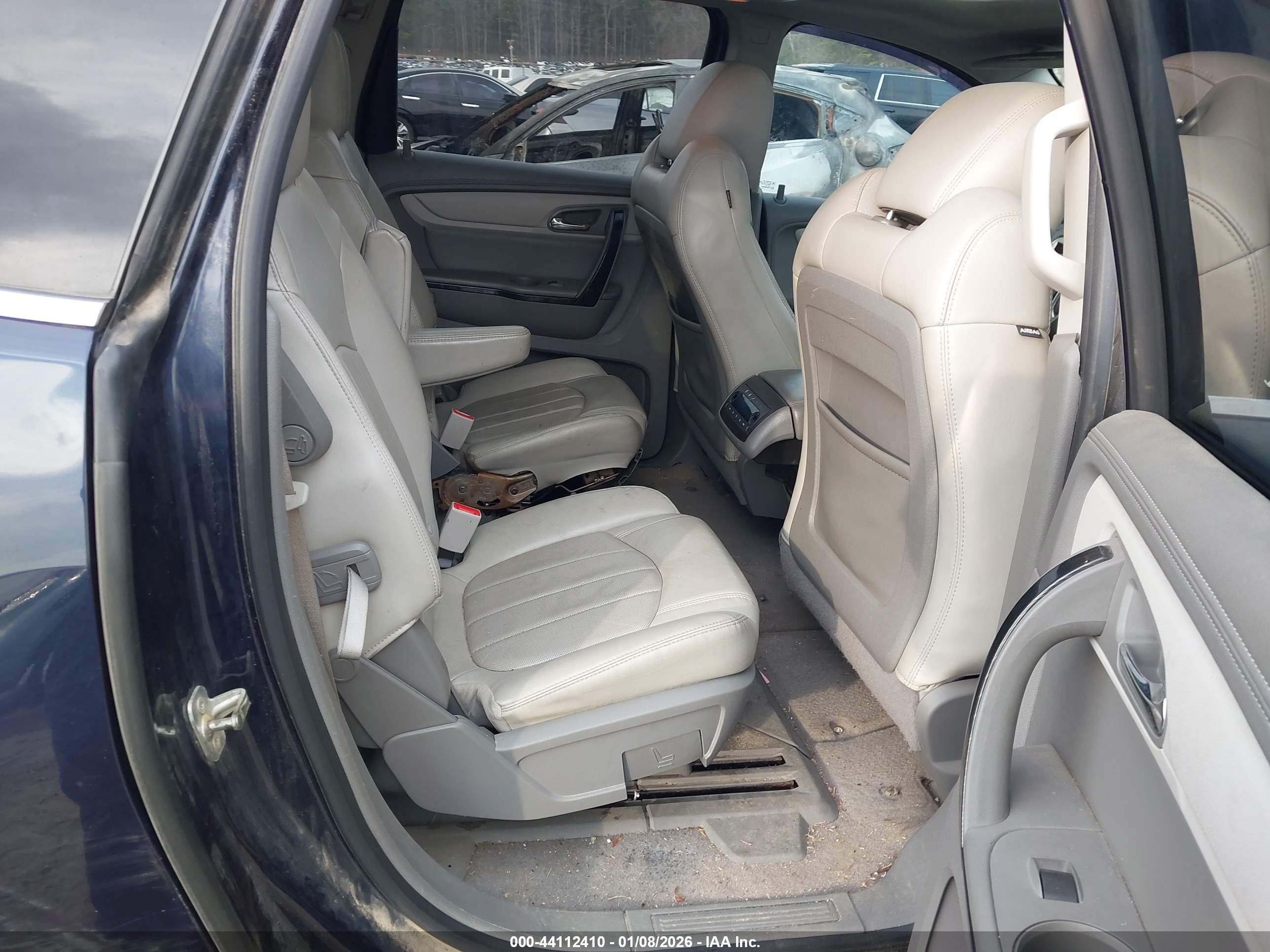 CHEVROLET TRAVERSE image 8