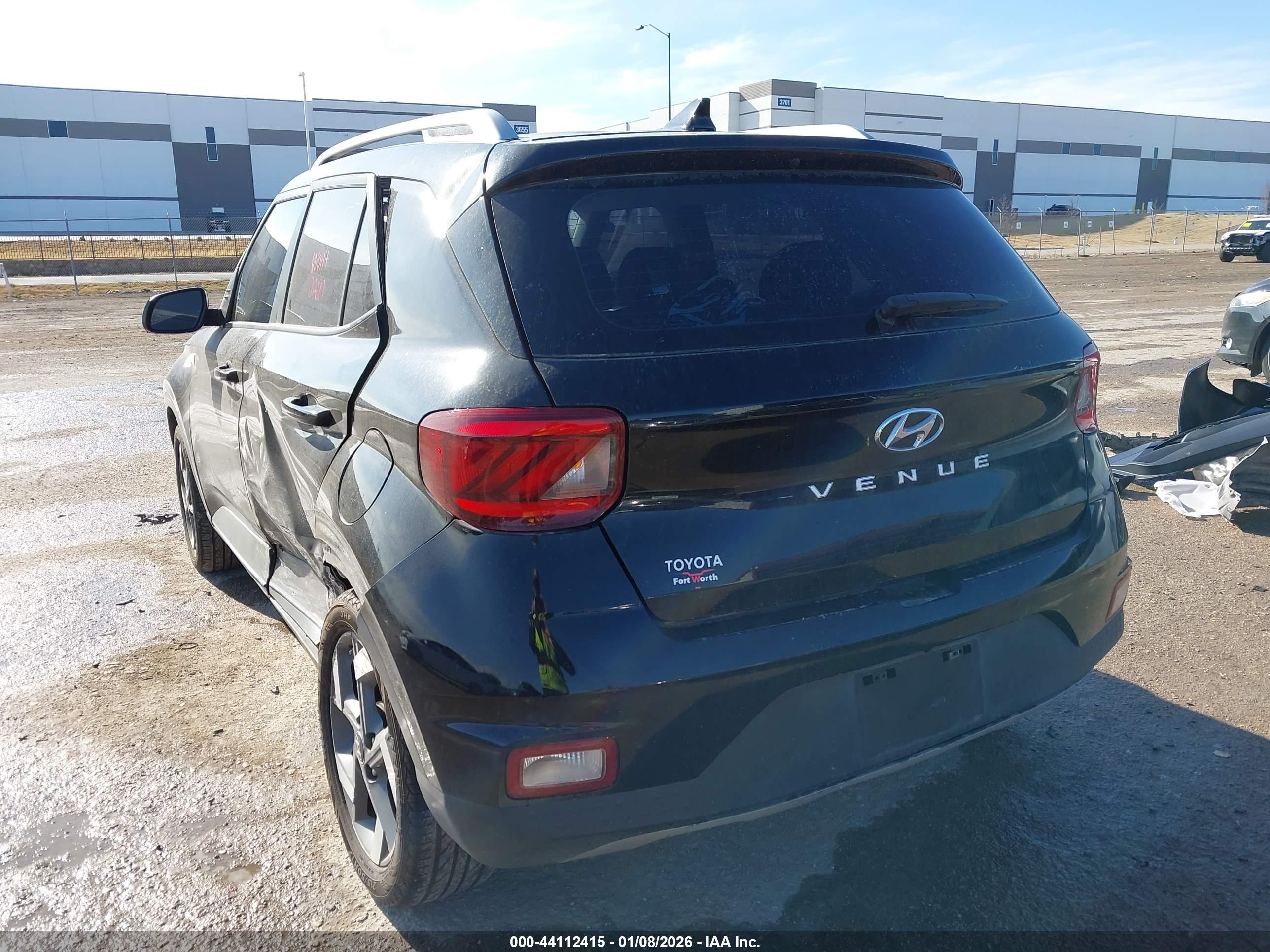 HYUNDAI VENUE image 3