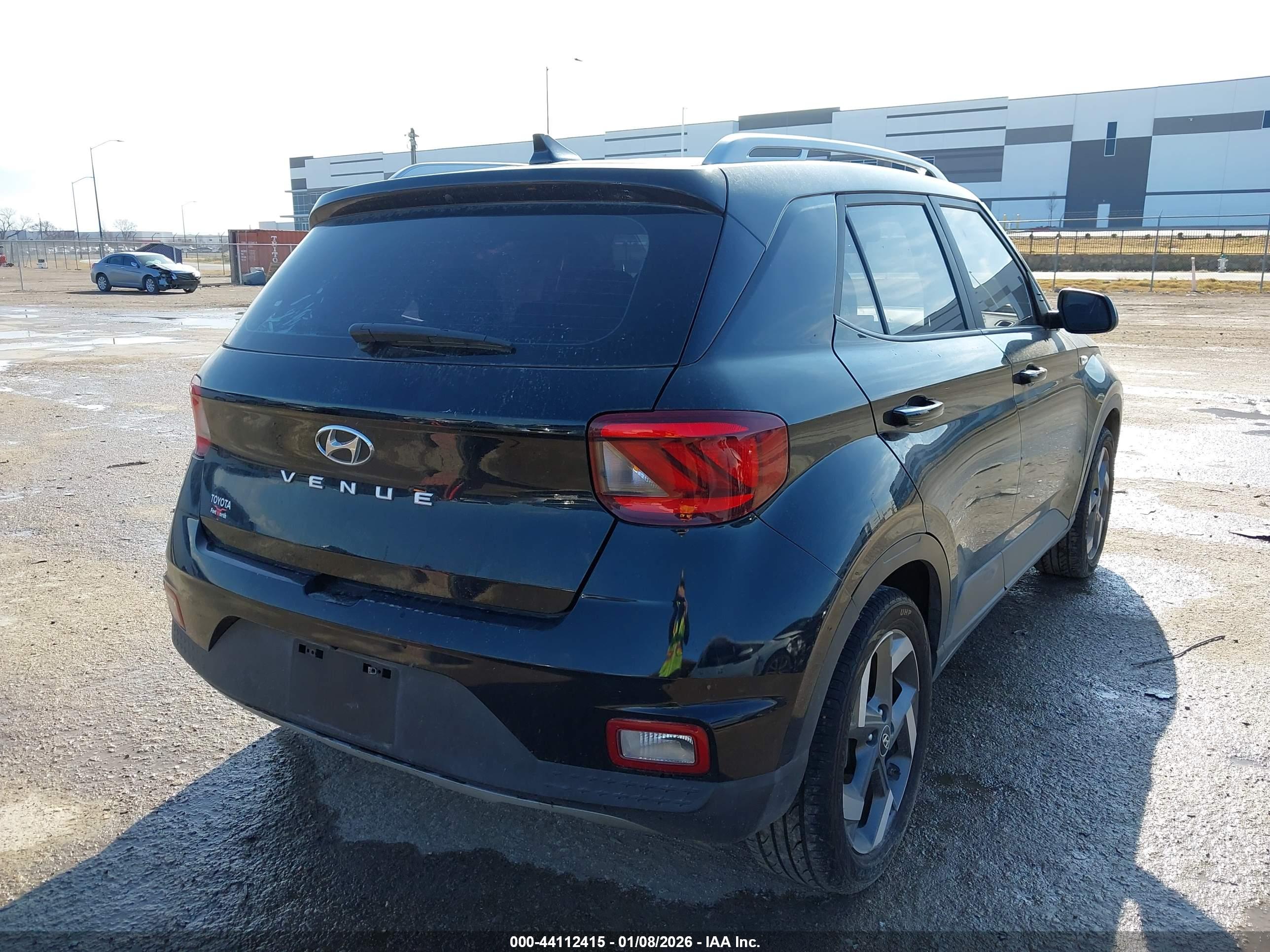 HYUNDAI VENUE image 4