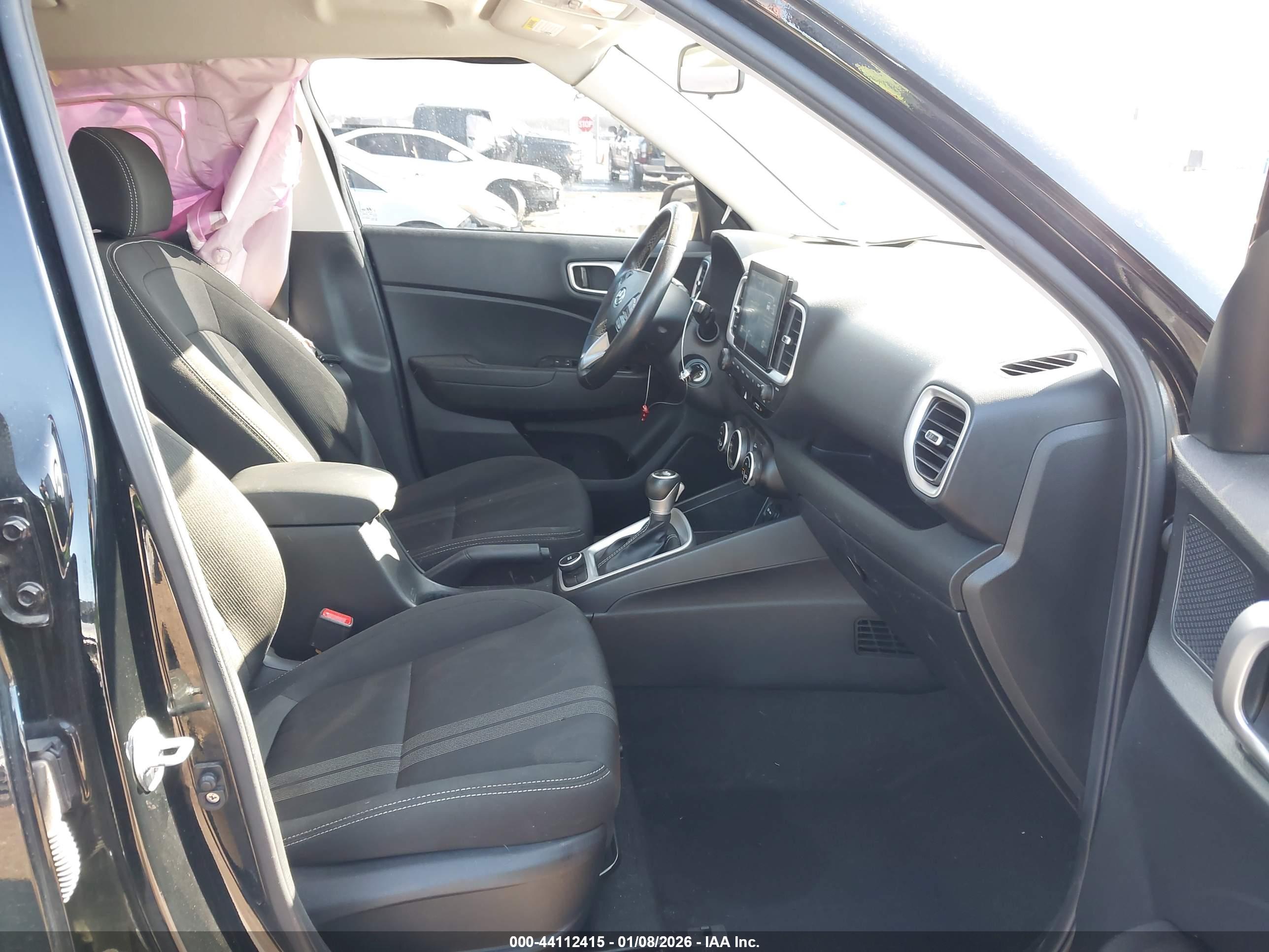 HYUNDAI VENUE image 5