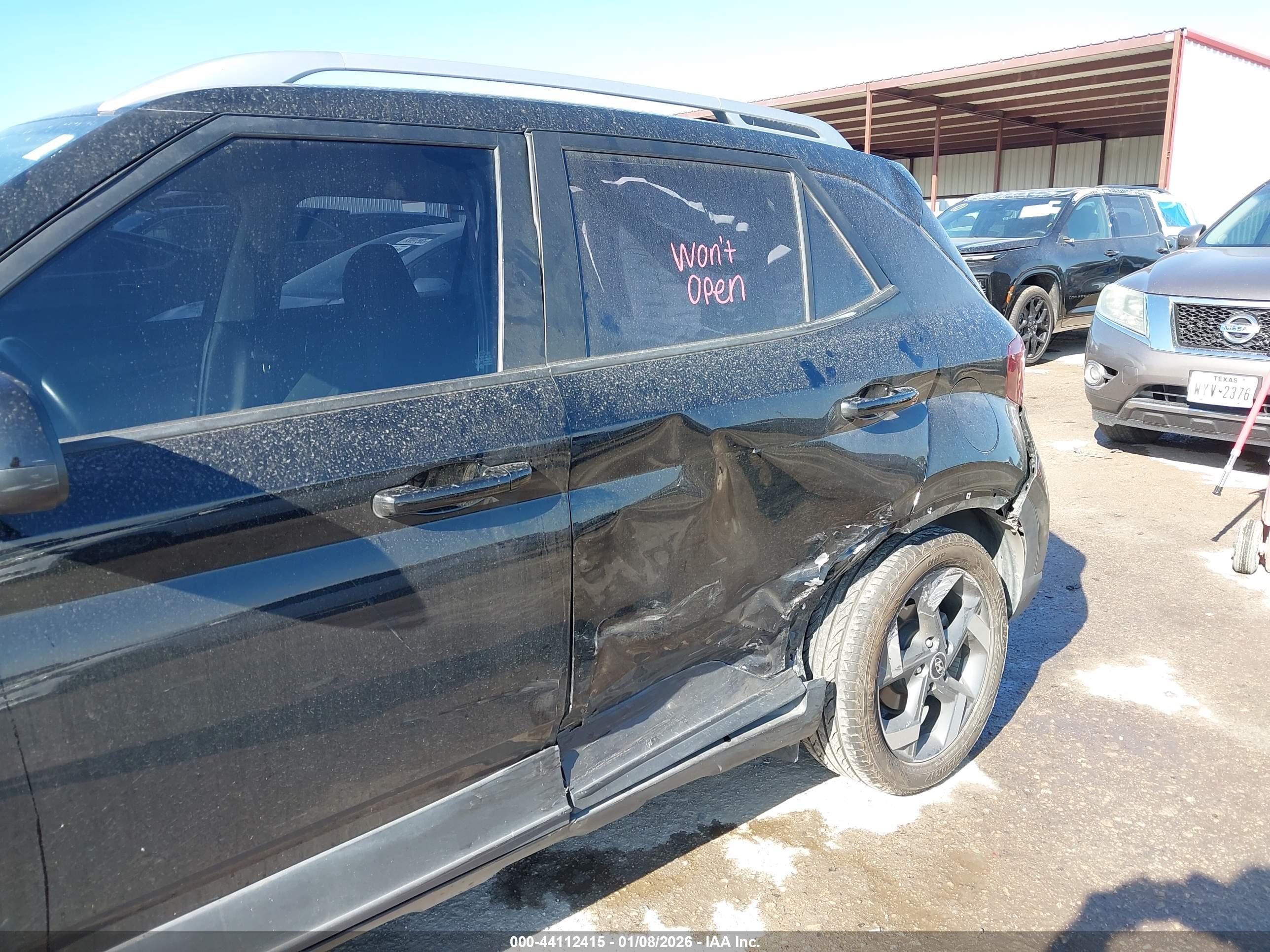 HYUNDAI VENUE image 6