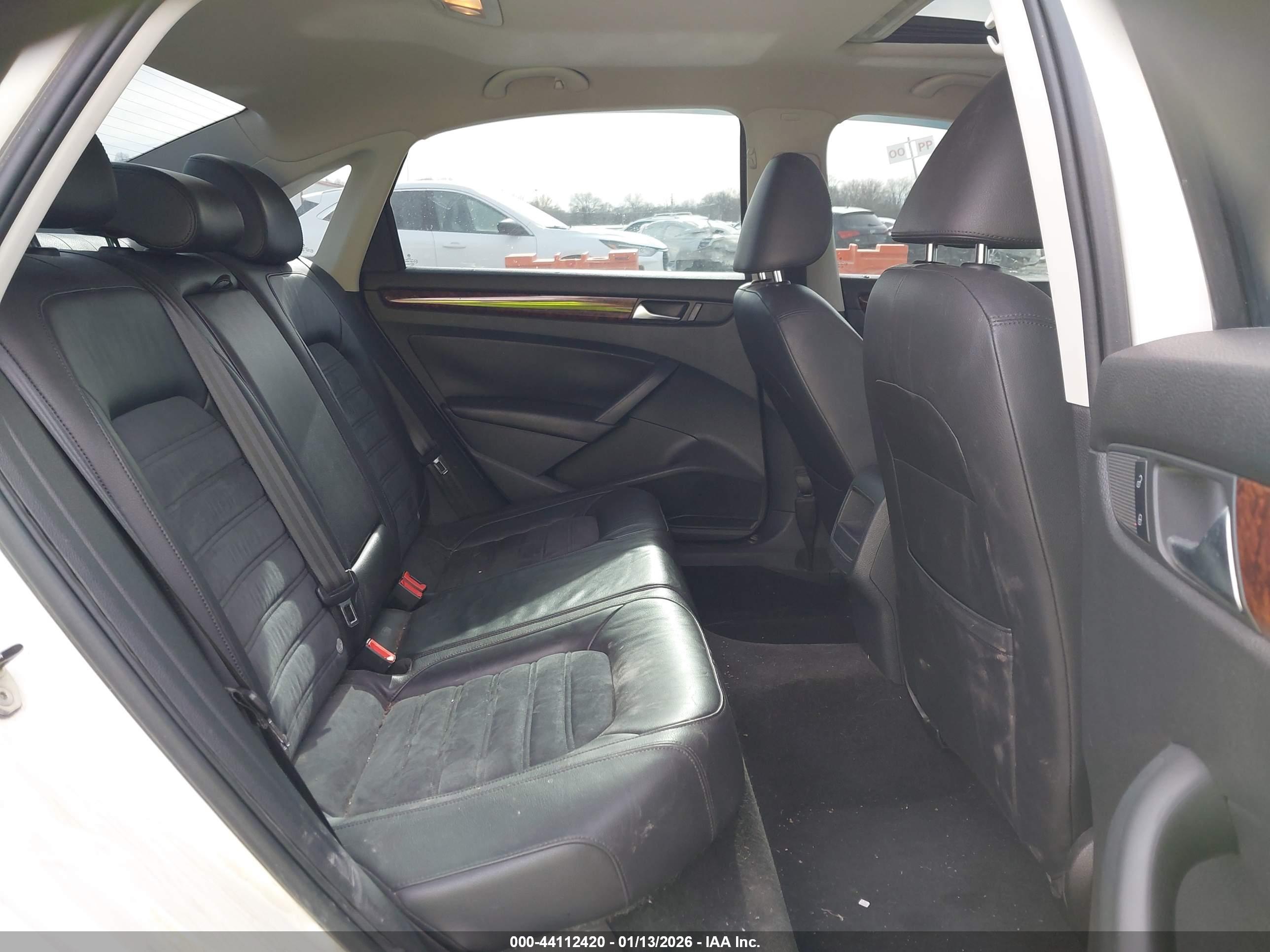 VOLKSWAGEN PASSAT image 8