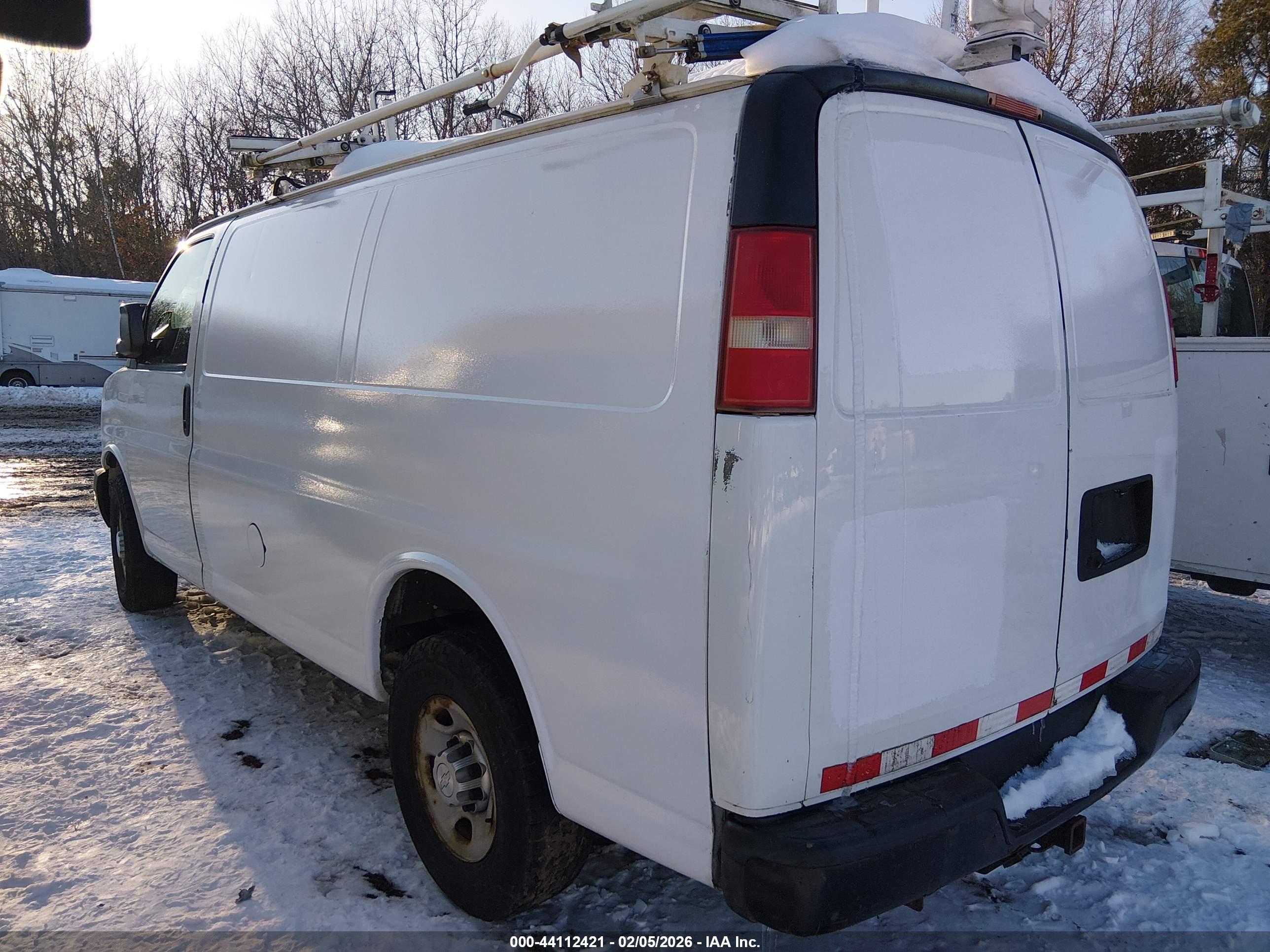 CHEVROLET EXPRESS image 3