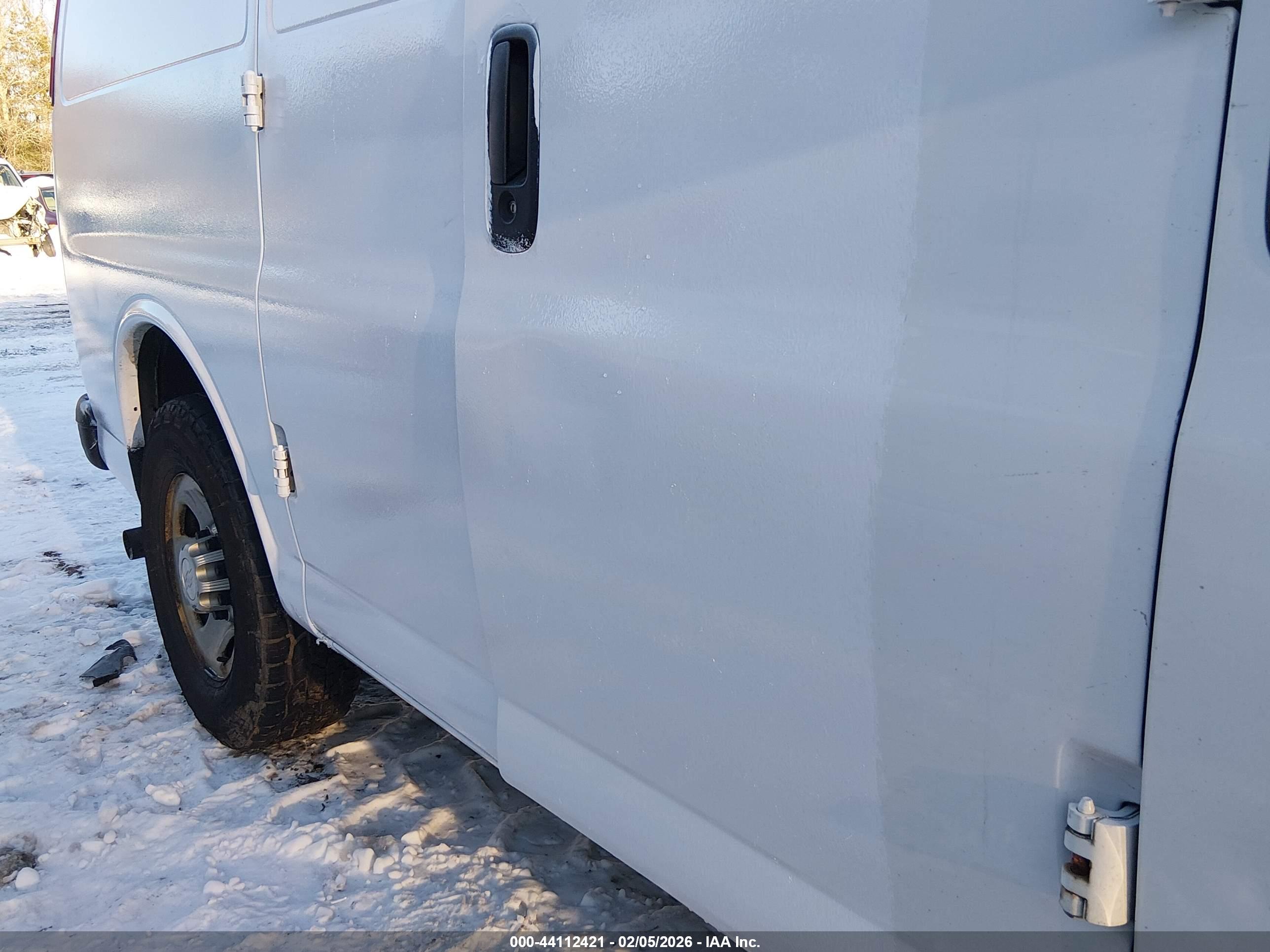 CHEVROLET EXPRESS image 6