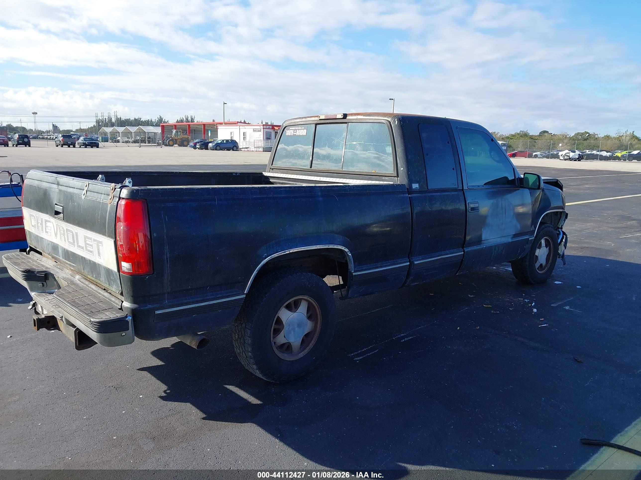 CHEVROLET GMT-400 image 4