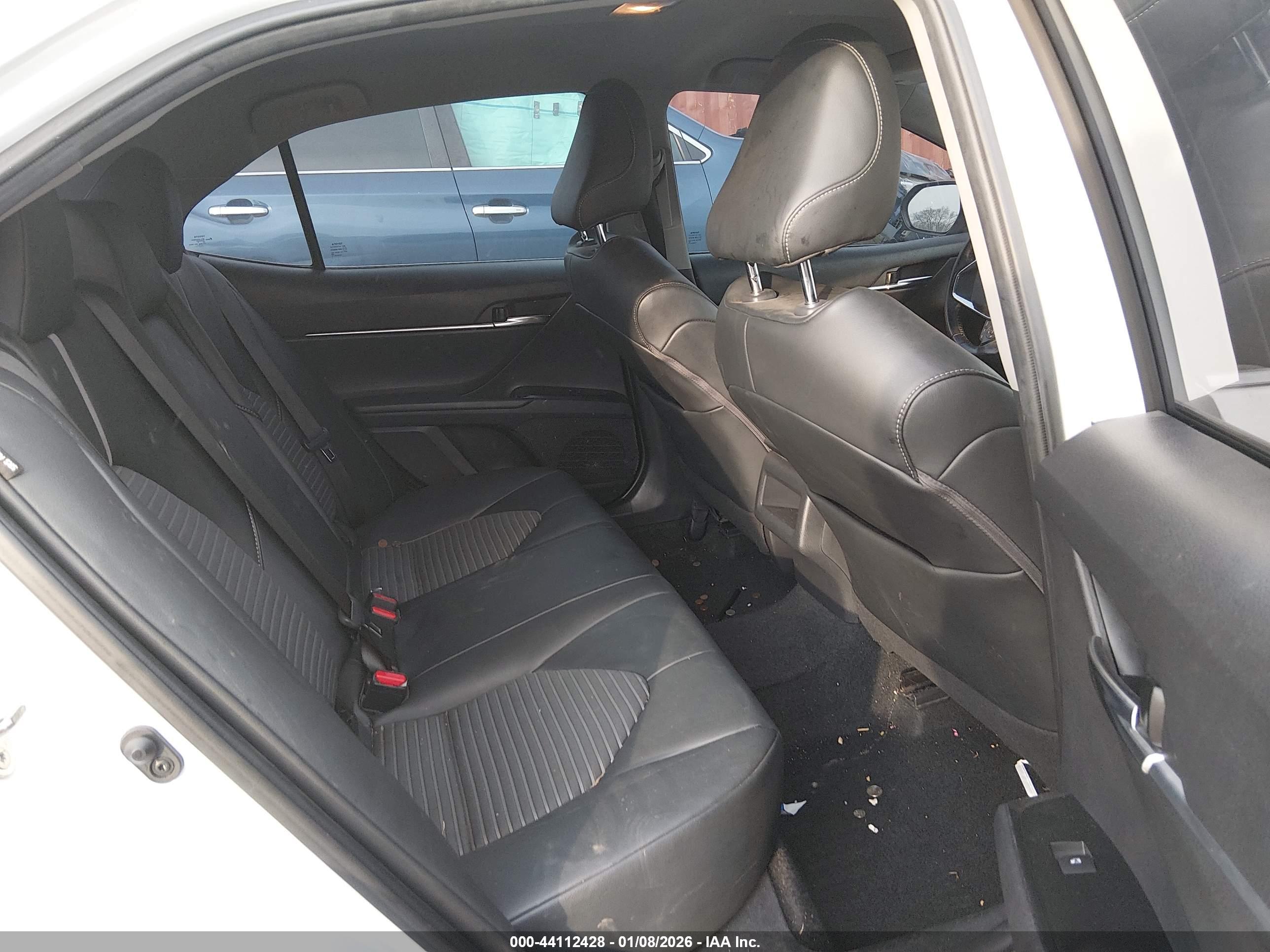 TOYOTA CAMRY image 8