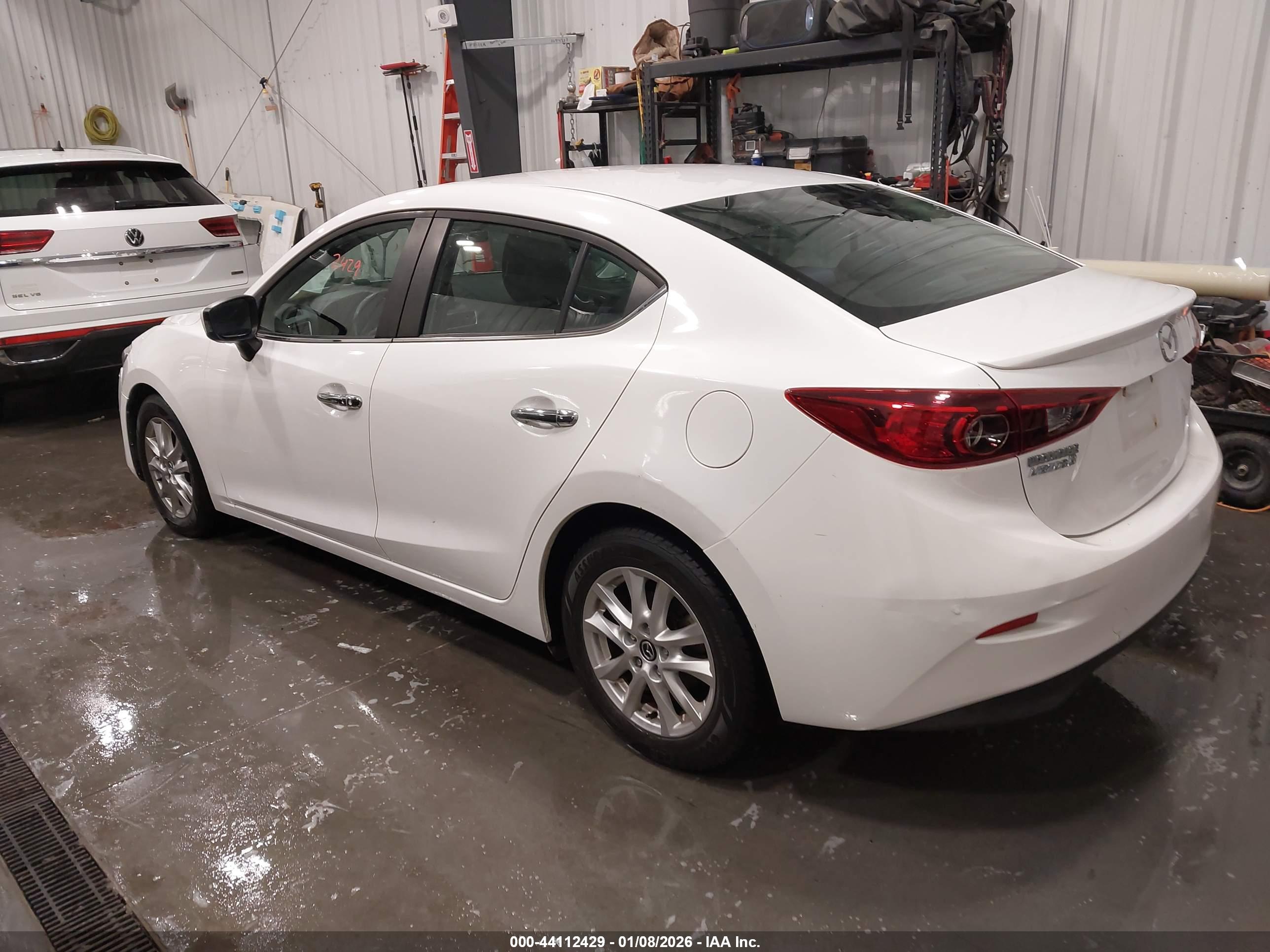 MAZDA MAZDA3 image 3
