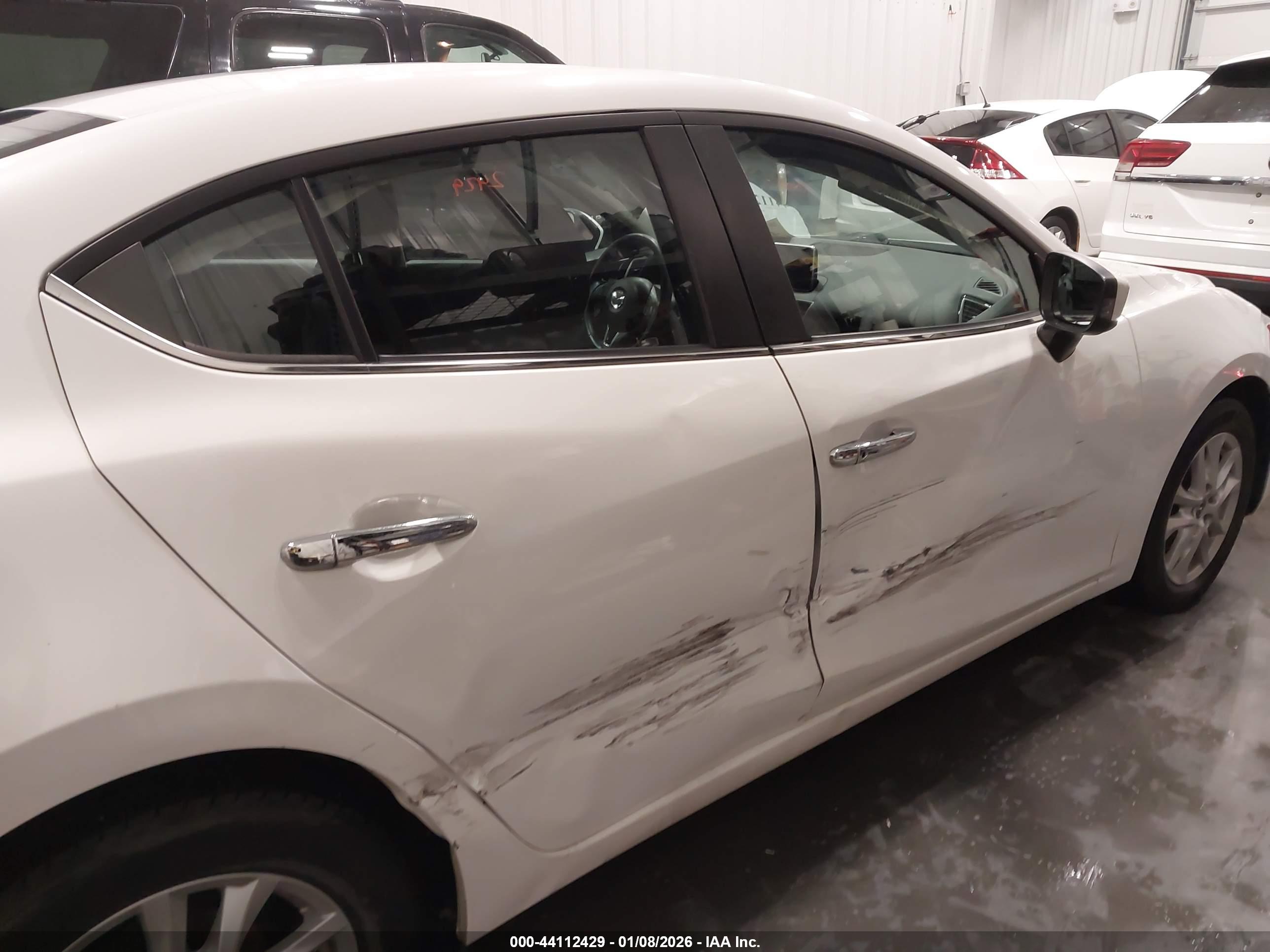 MAZDA MAZDA3 image 6