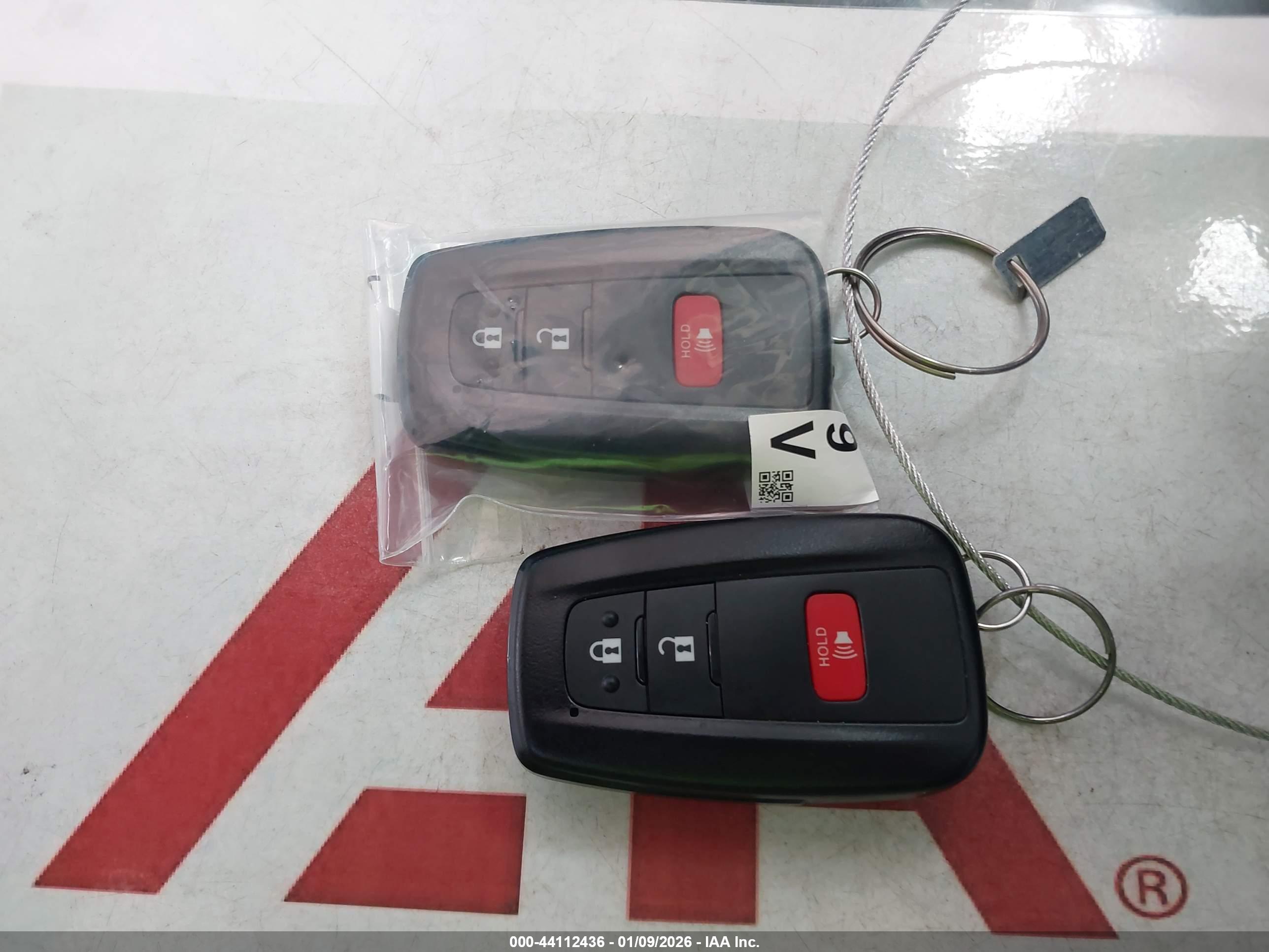 TOYOTA RAV4 image 11