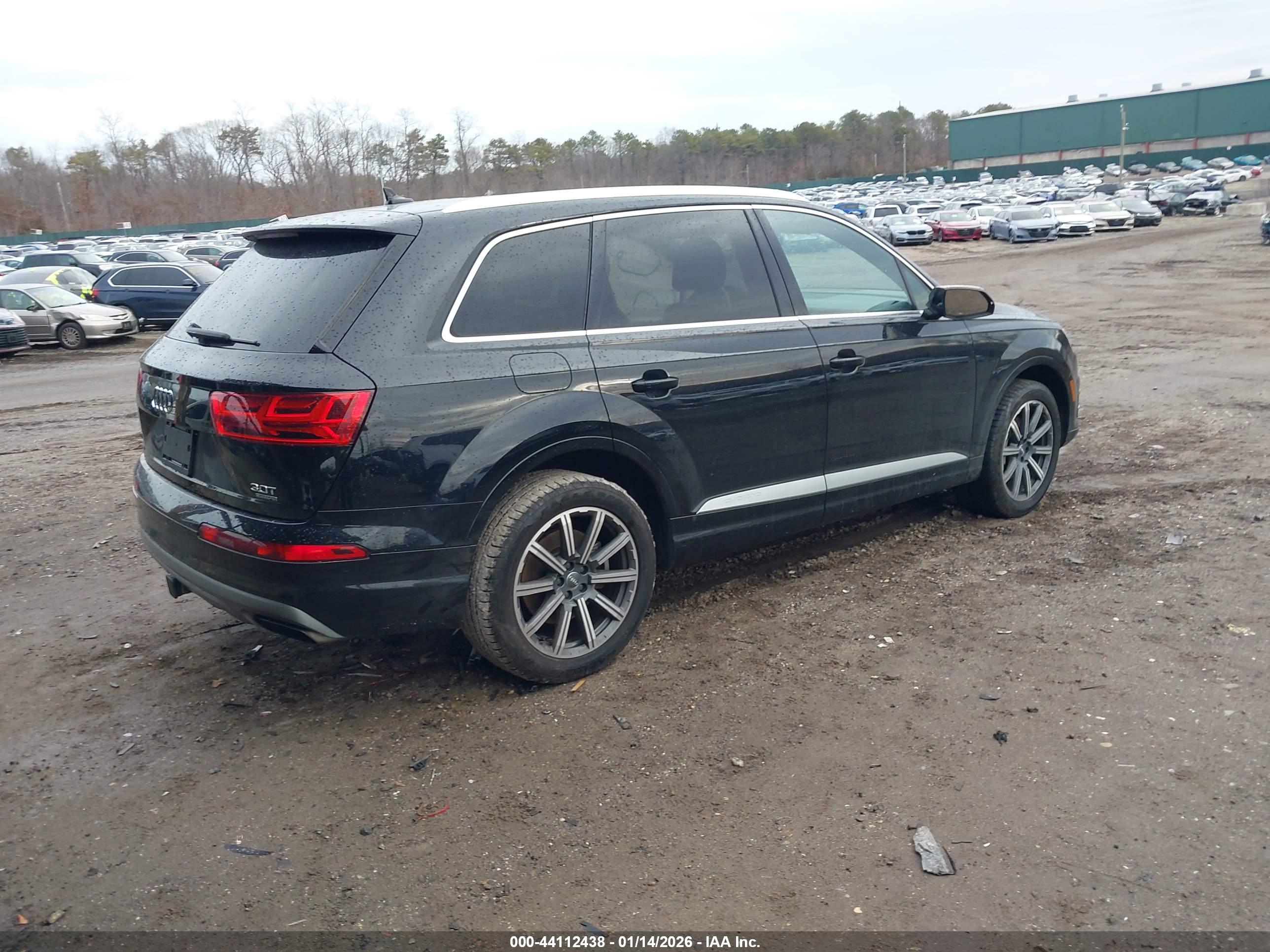 AUDI Q7 image 4