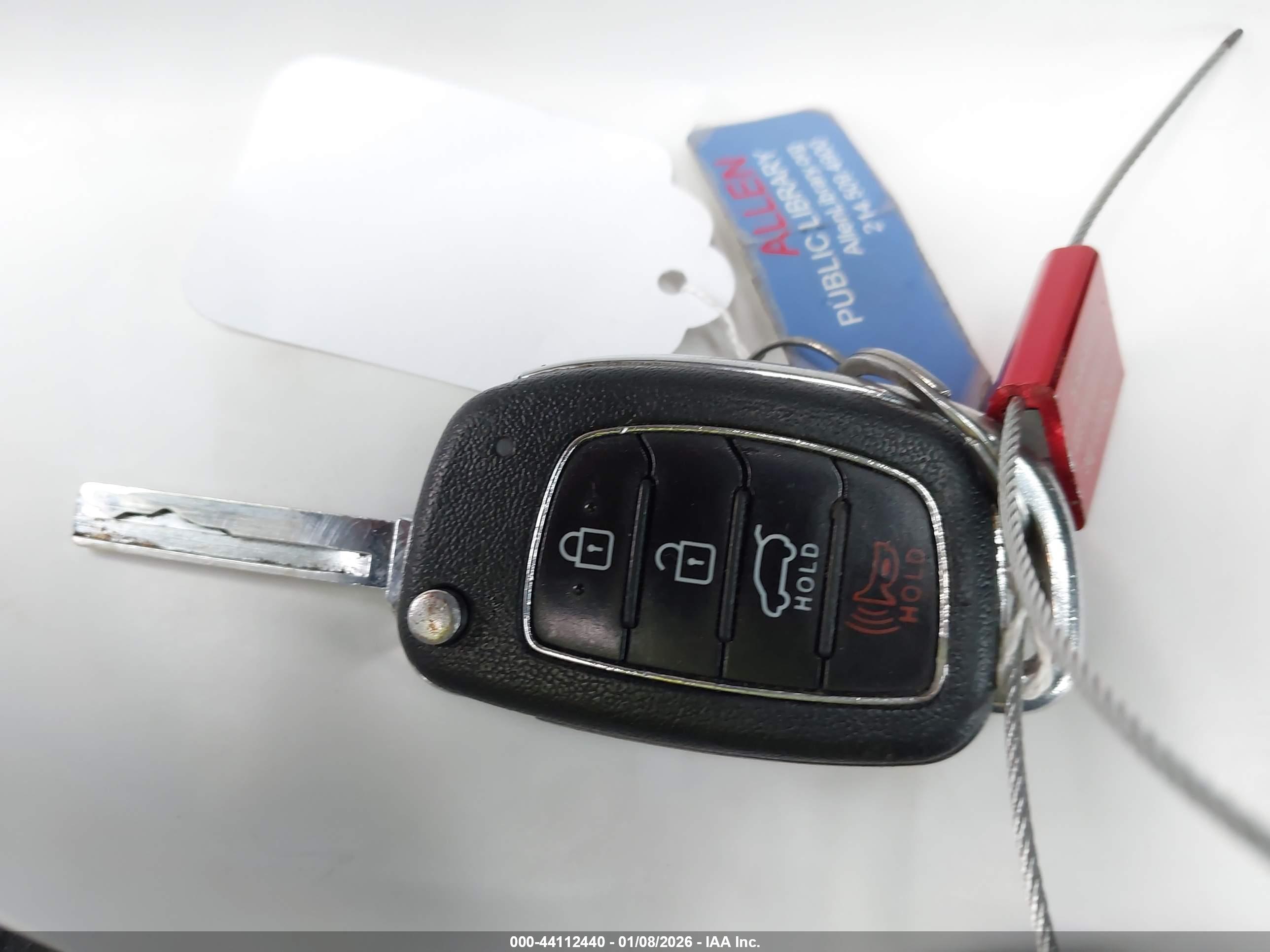 HYUNDAI SANTA image 11