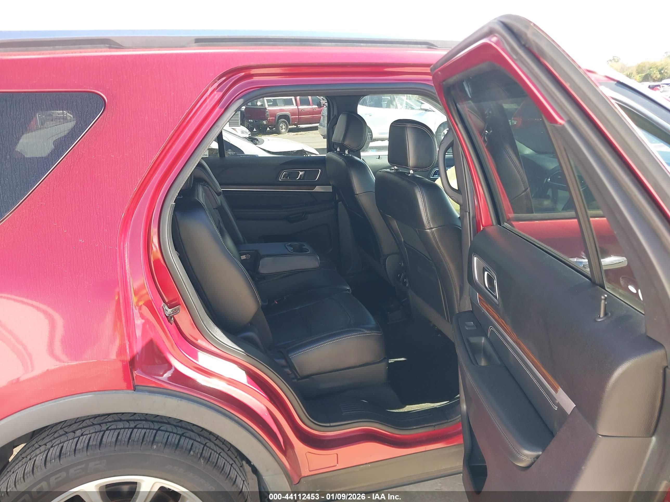 FORD EXPLORER image 8