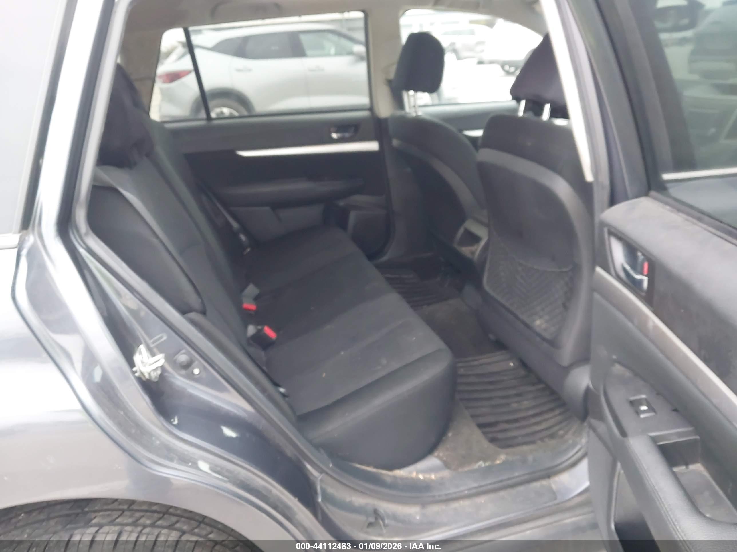 SUBARU OUTBACK image 8