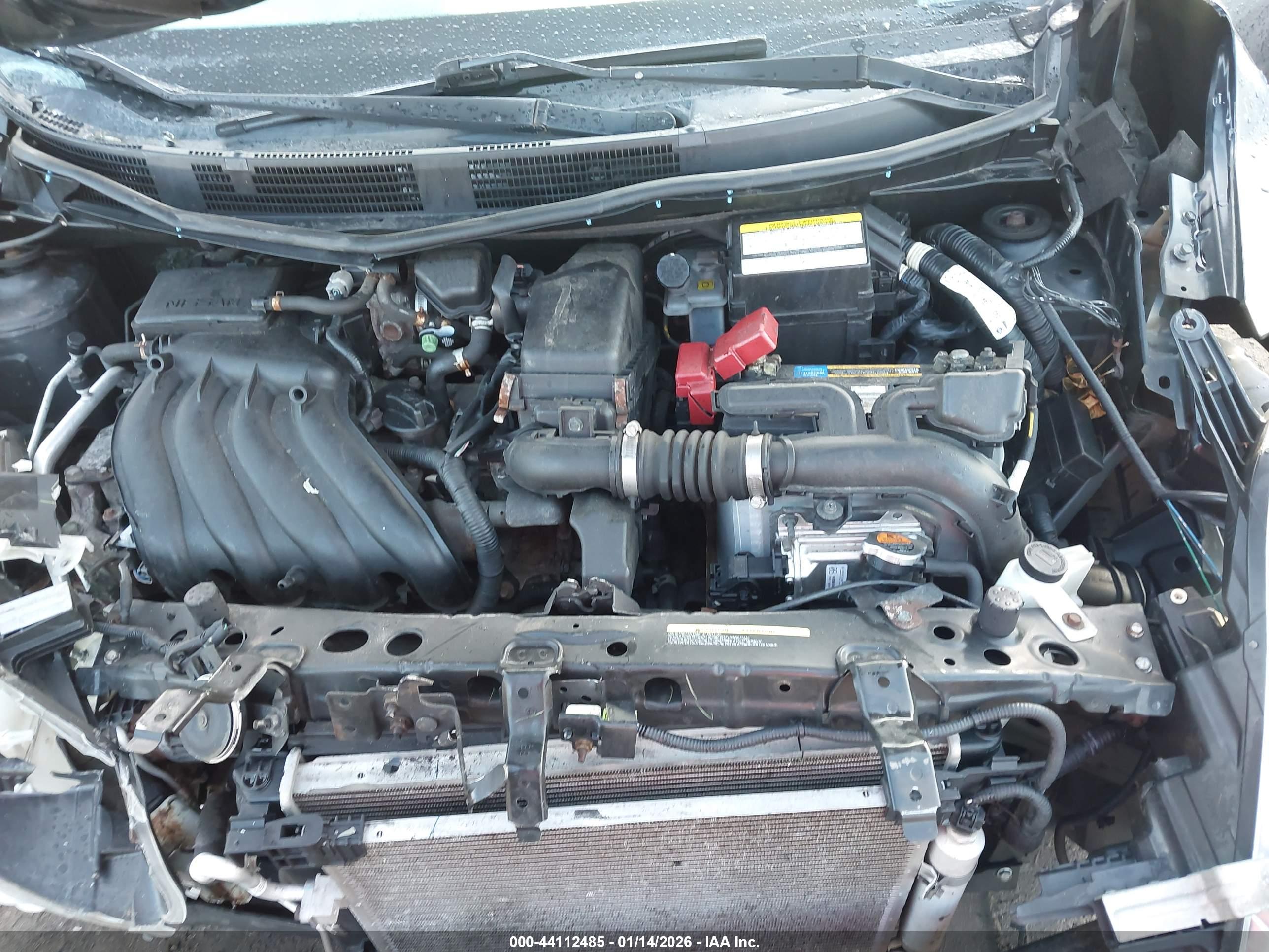 NISSAN VERSA image 10
