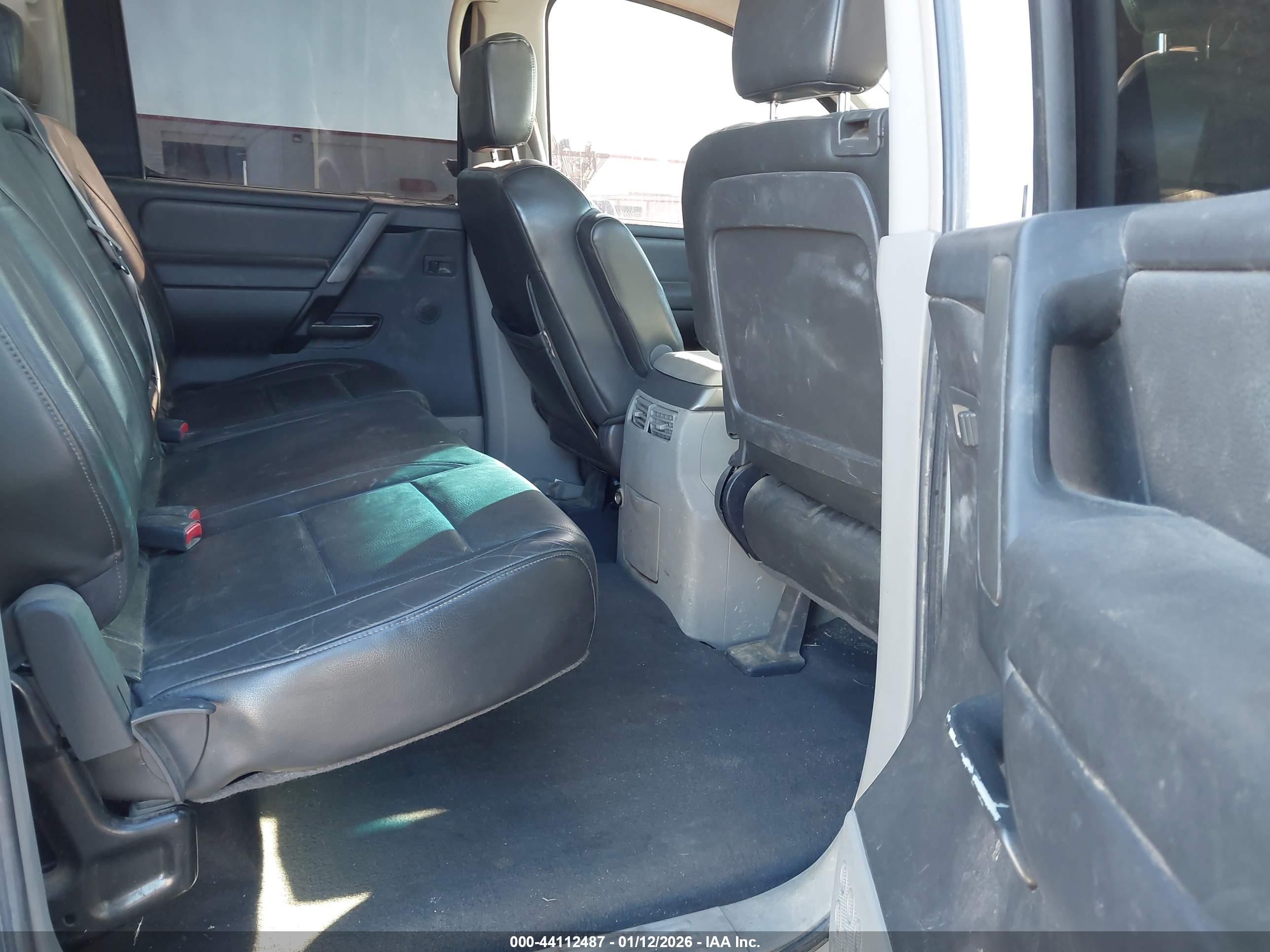NISSAN TITAN image 8