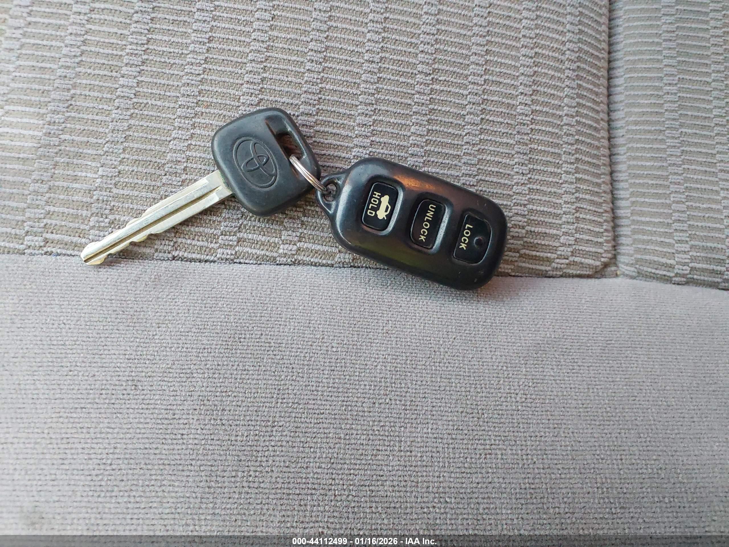 TOYOTA CAMRY image 11