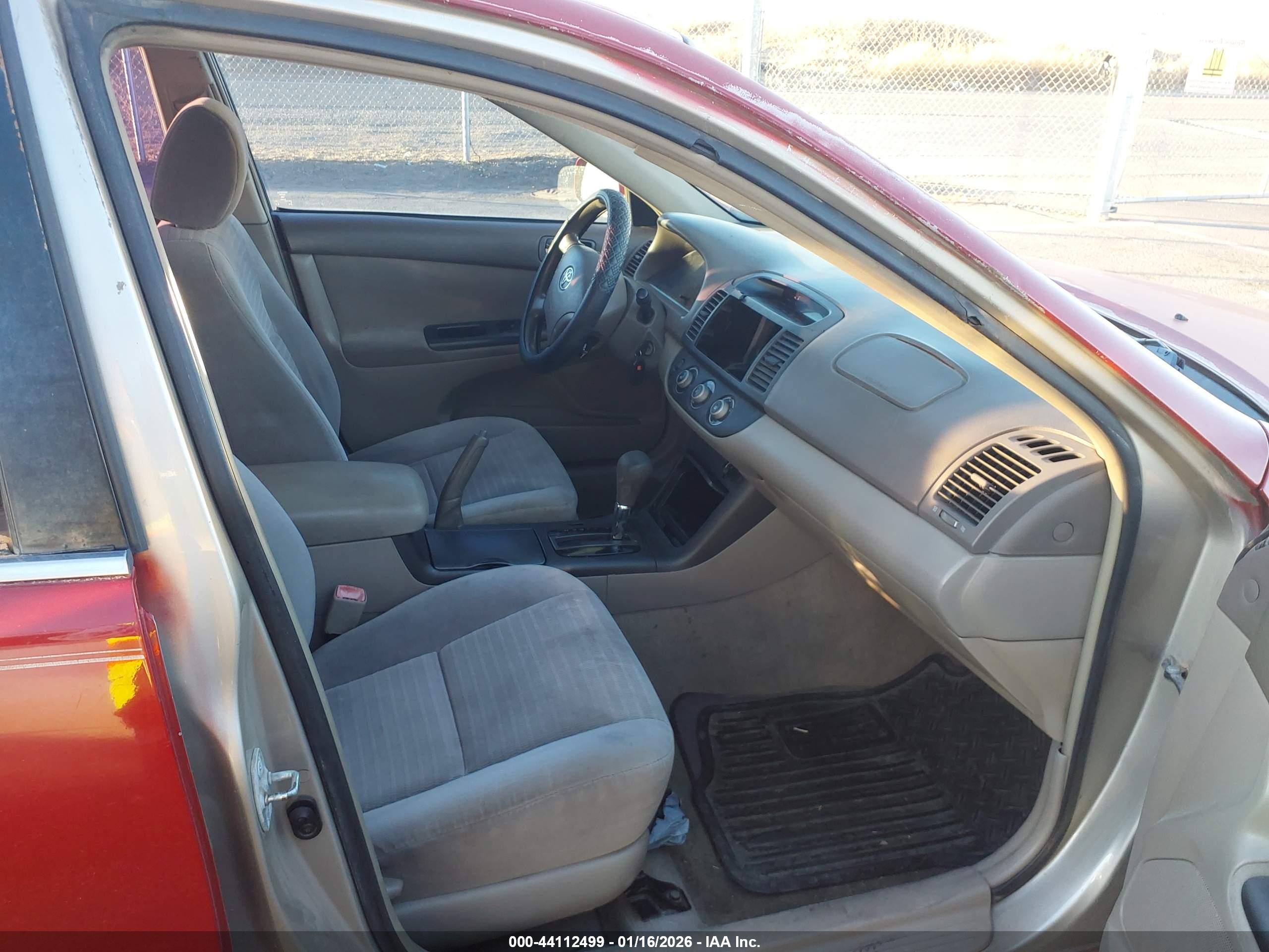 TOYOTA CAMRY image 5
