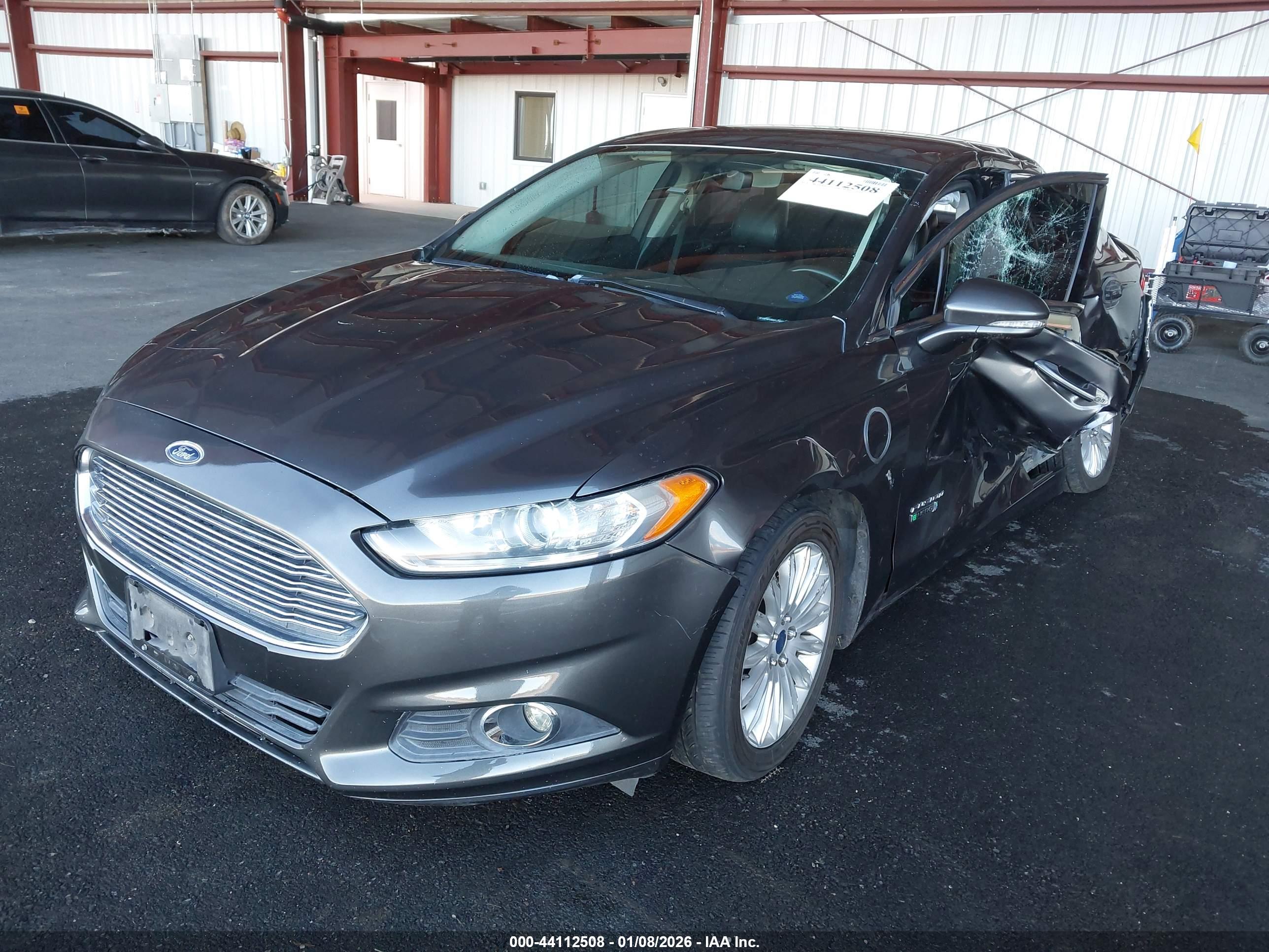 FORD FUSION image 2