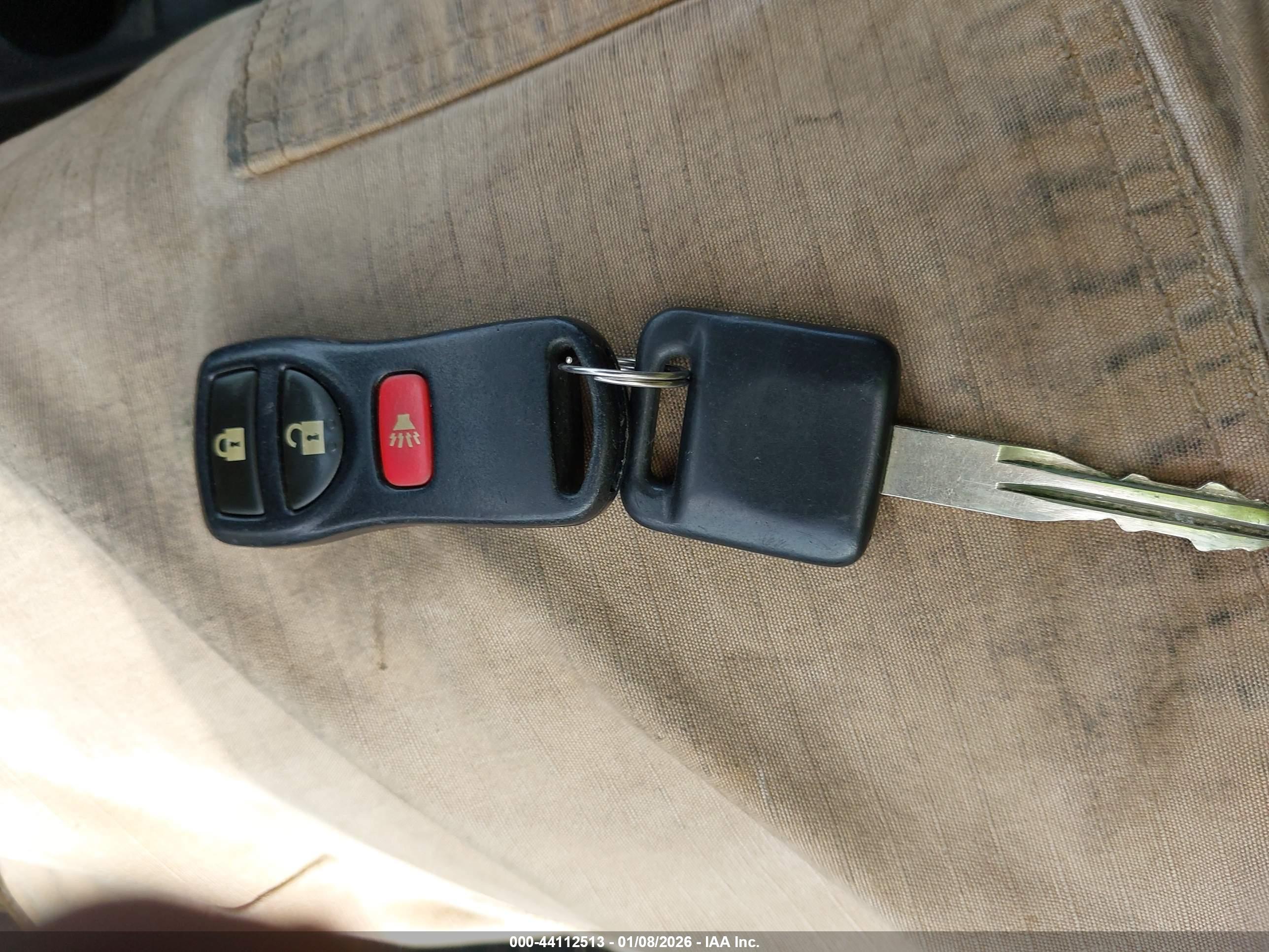 NISSAN VERSA image 11
