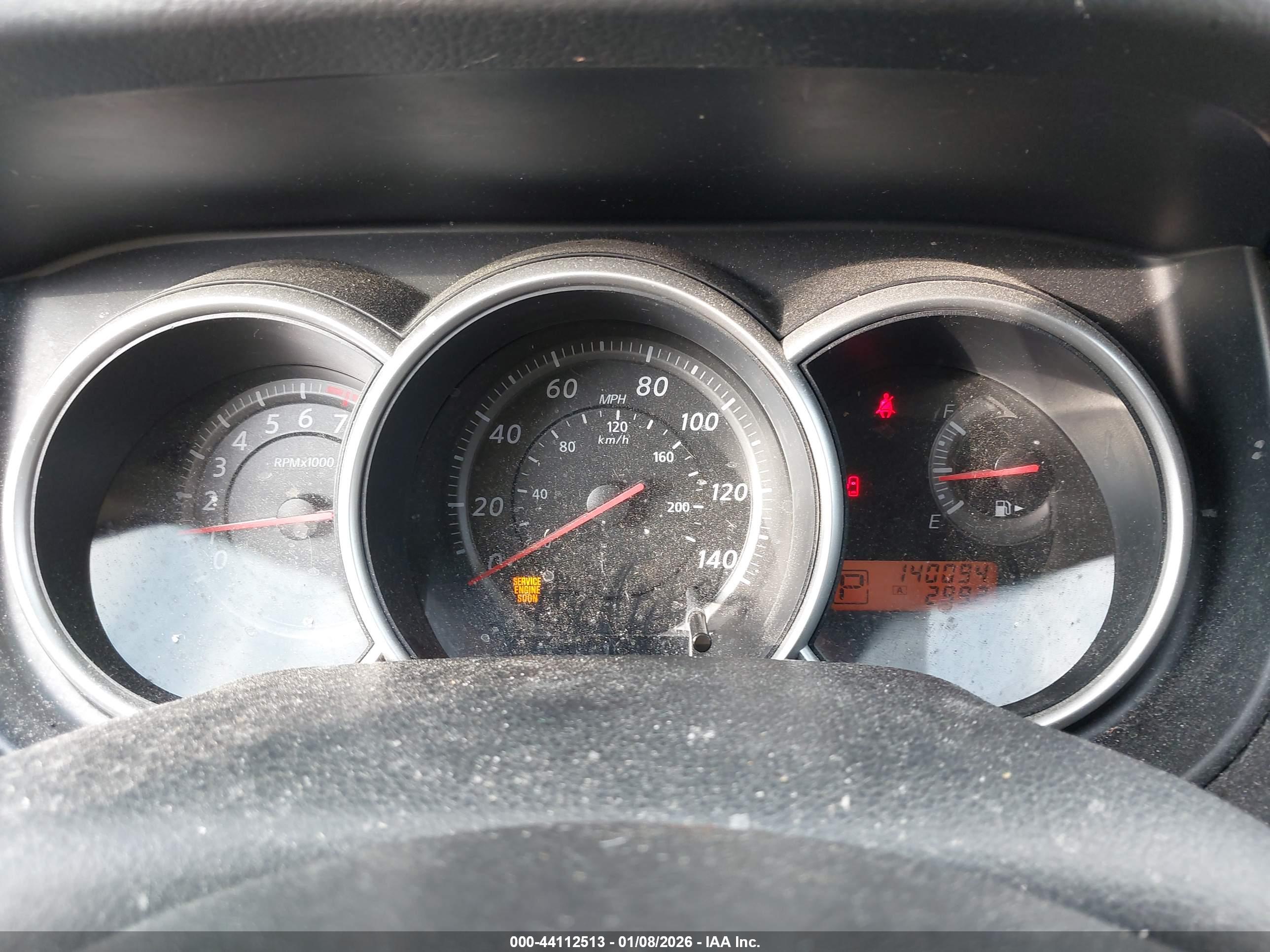 NISSAN VERSA image 7