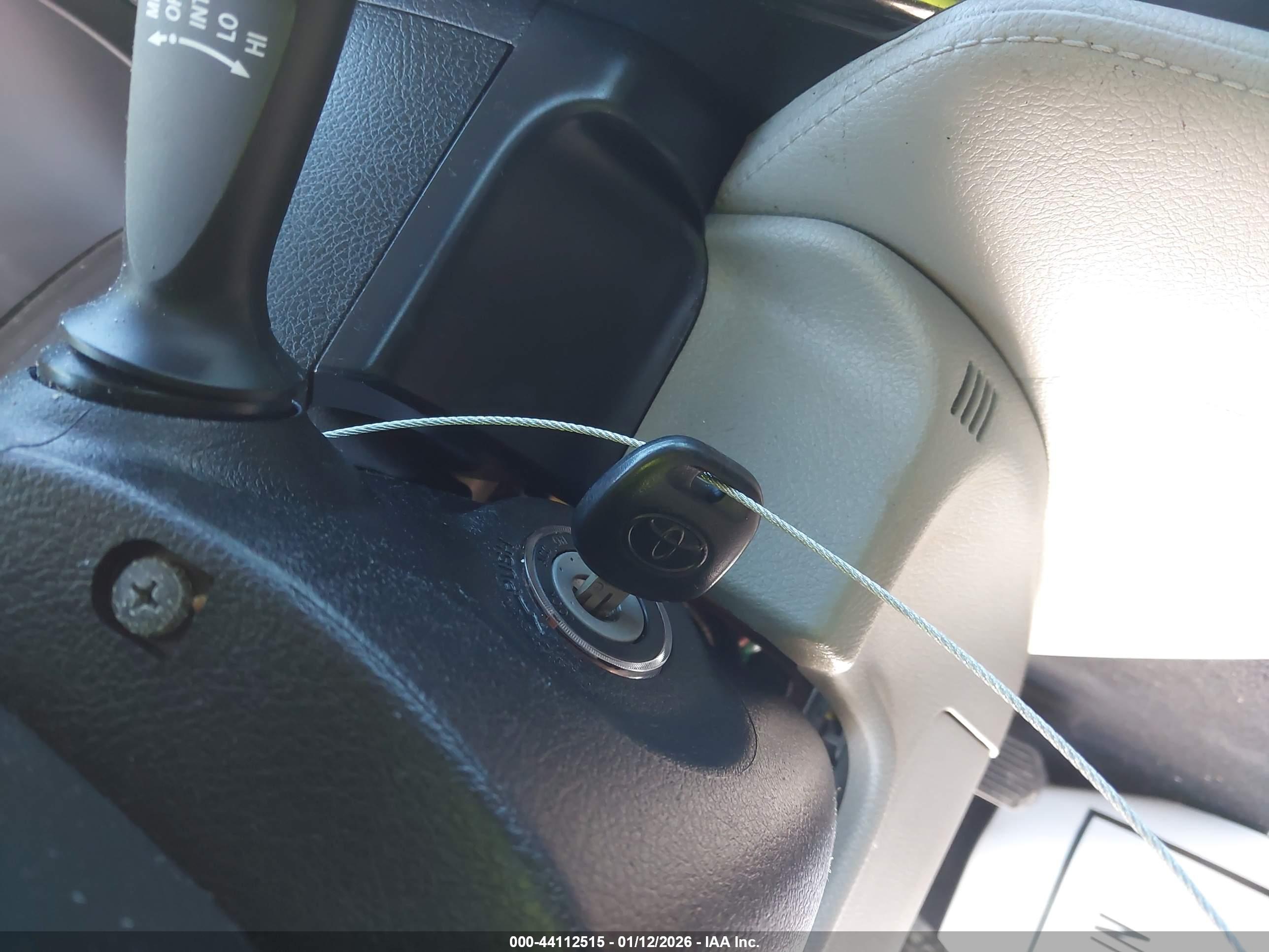 TOYOTA CAMRY image 11