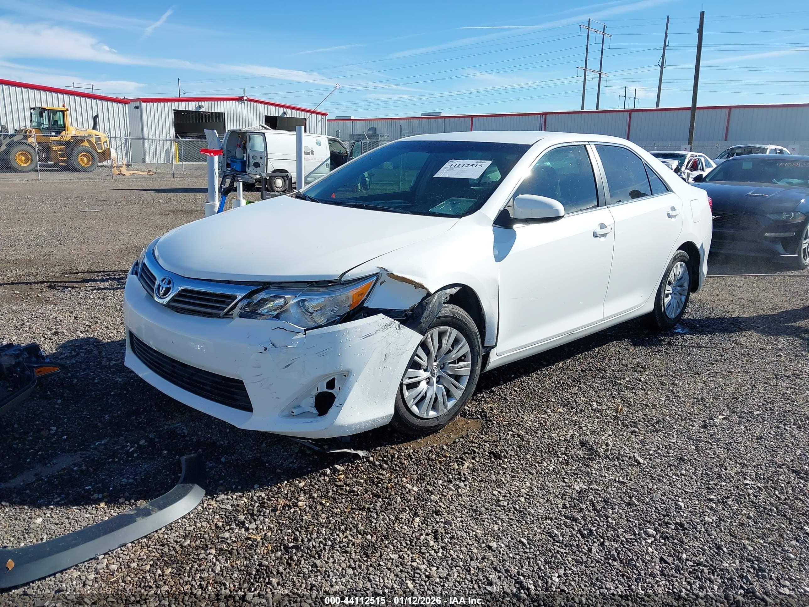 TOYOTA CAMRY image 2
