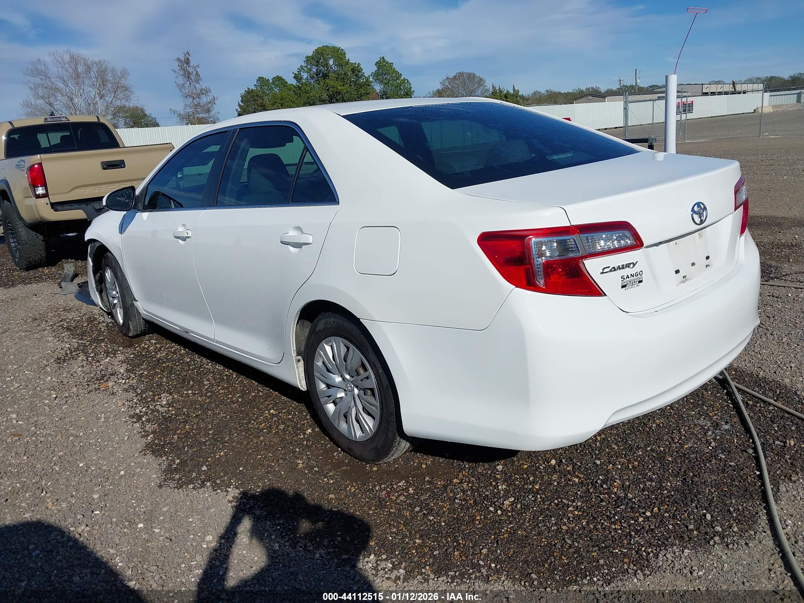 TOYOTA CAMRY image 3