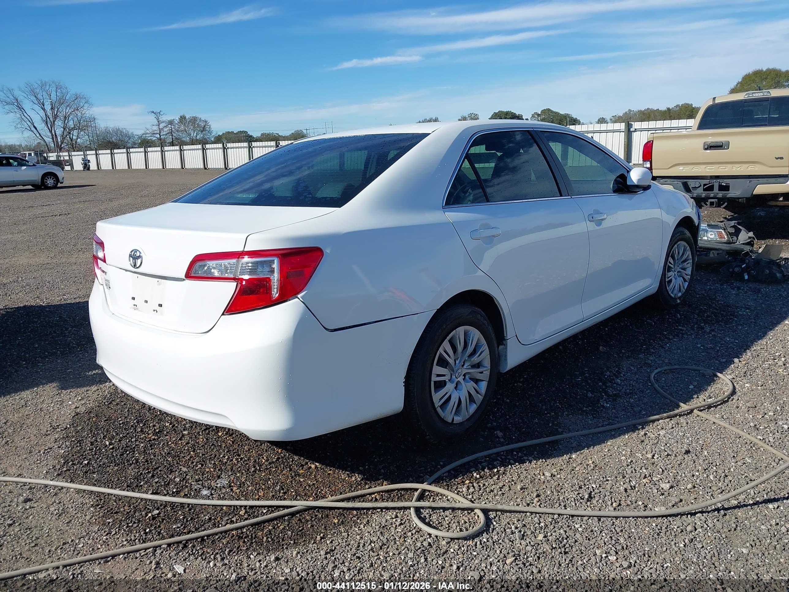 TOYOTA CAMRY image 4