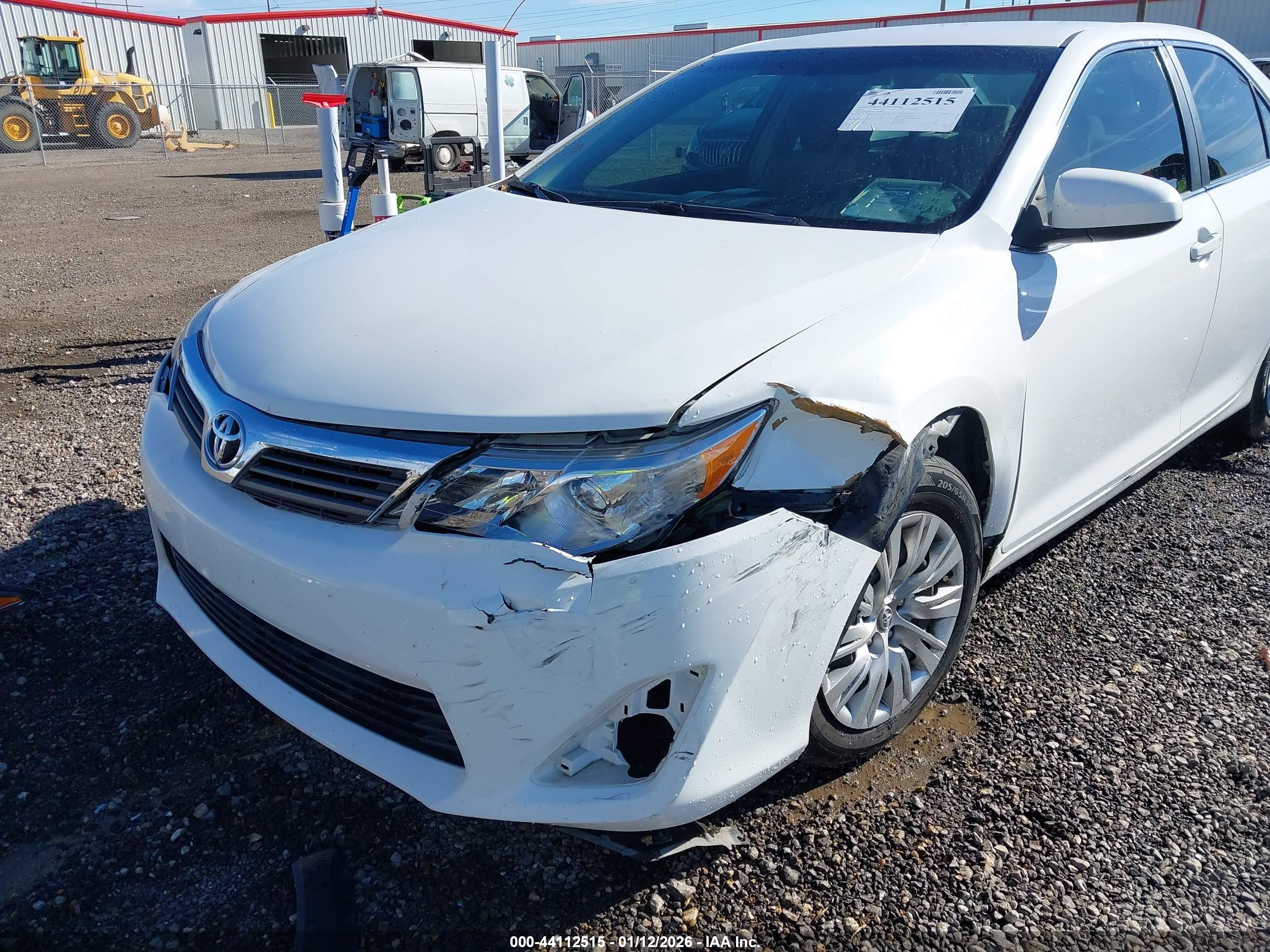 TOYOTA CAMRY image 6