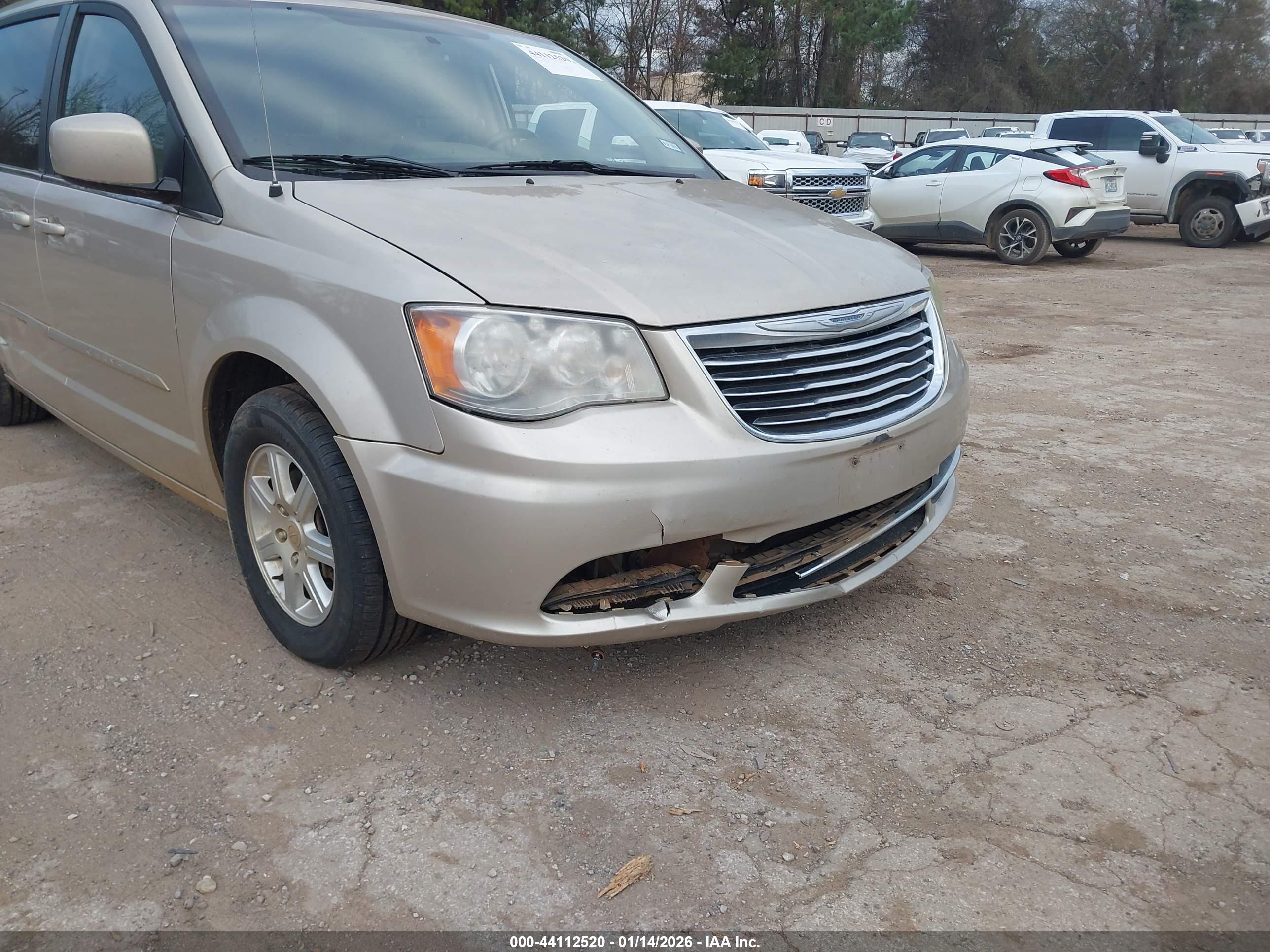 CHRYSLER TOWN image 6