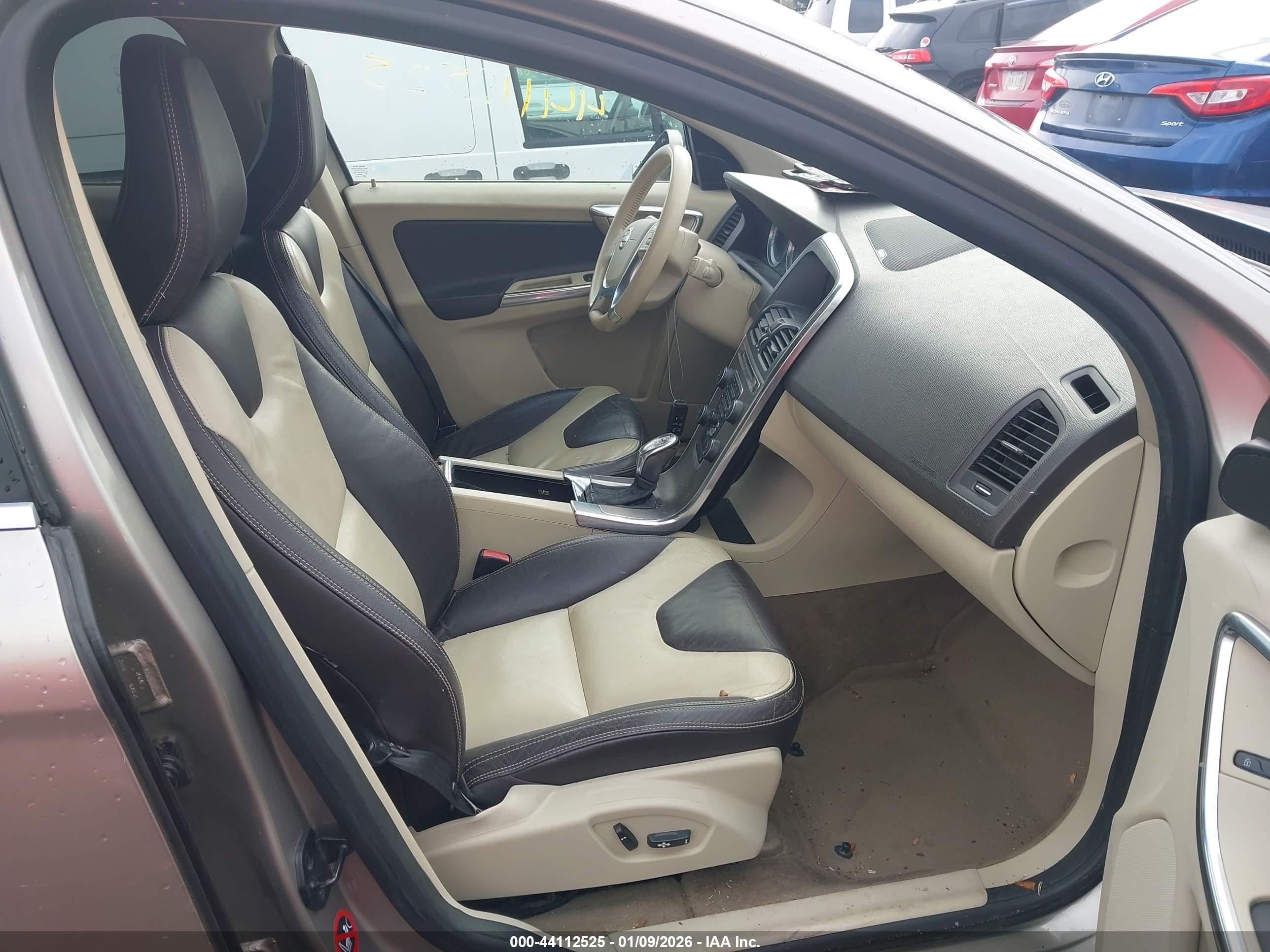 VOLVO XC60 image 5