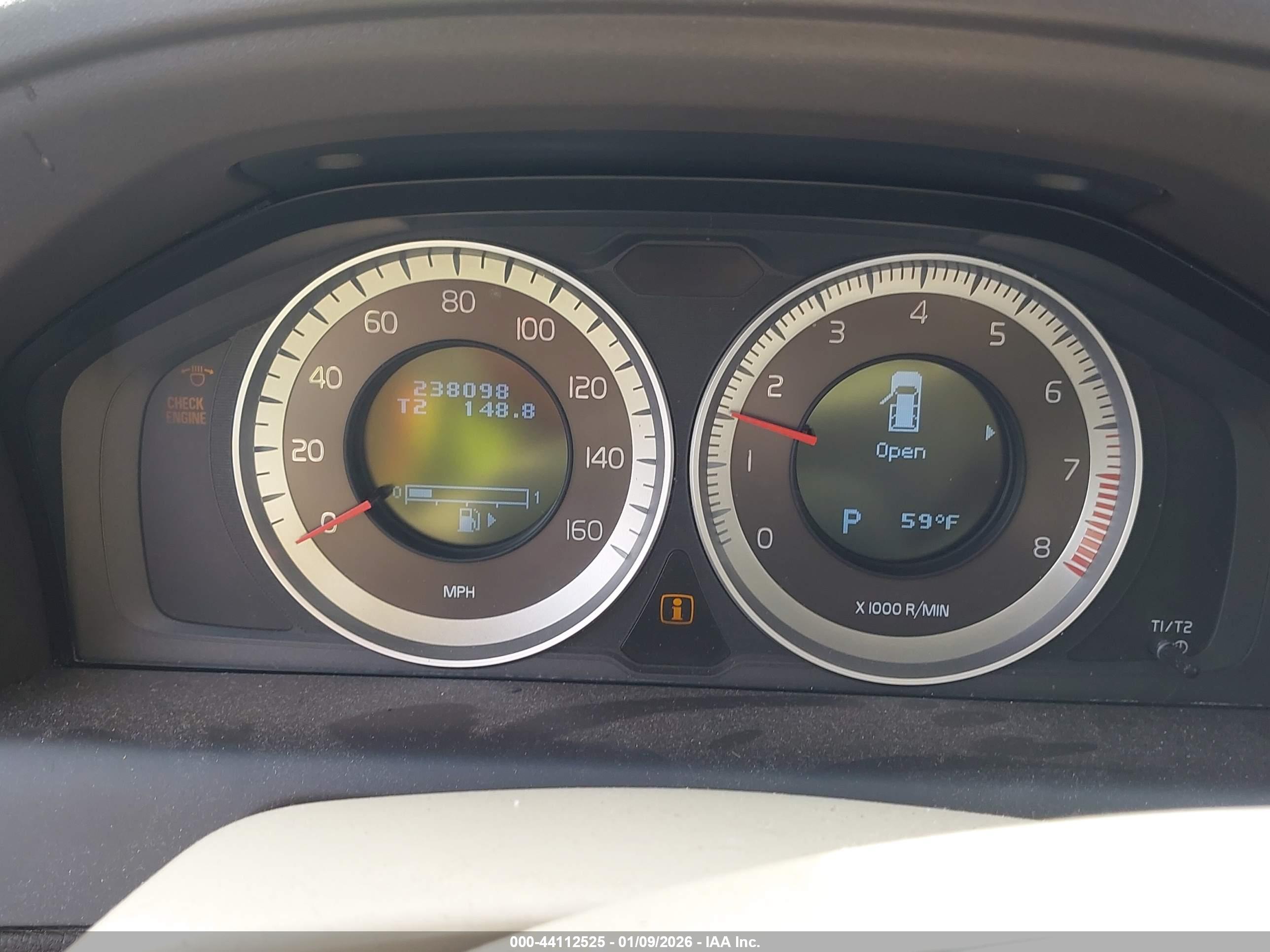 VOLVO XC60 image 7
