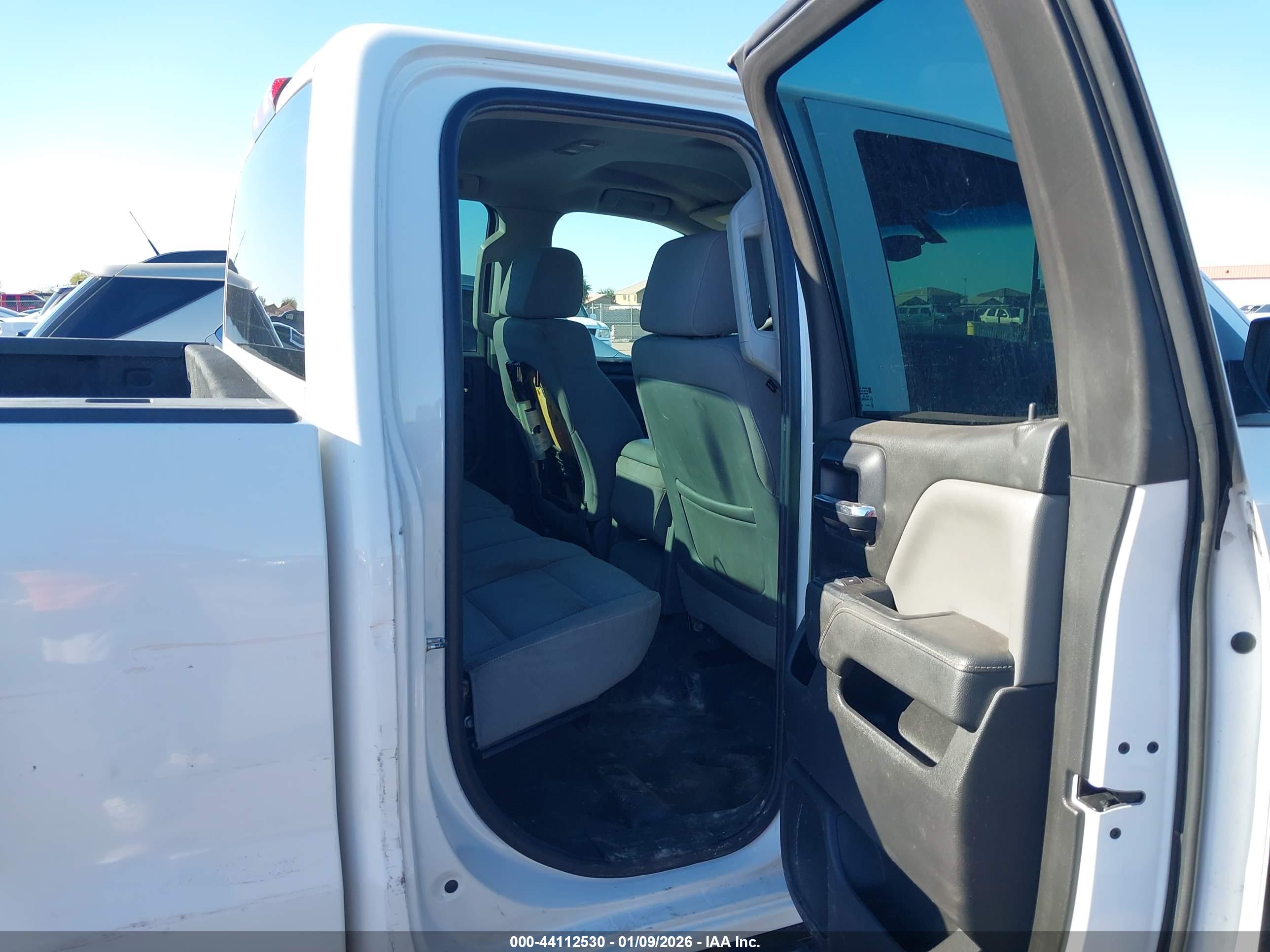 CHEVROLET SILVERADO image 8