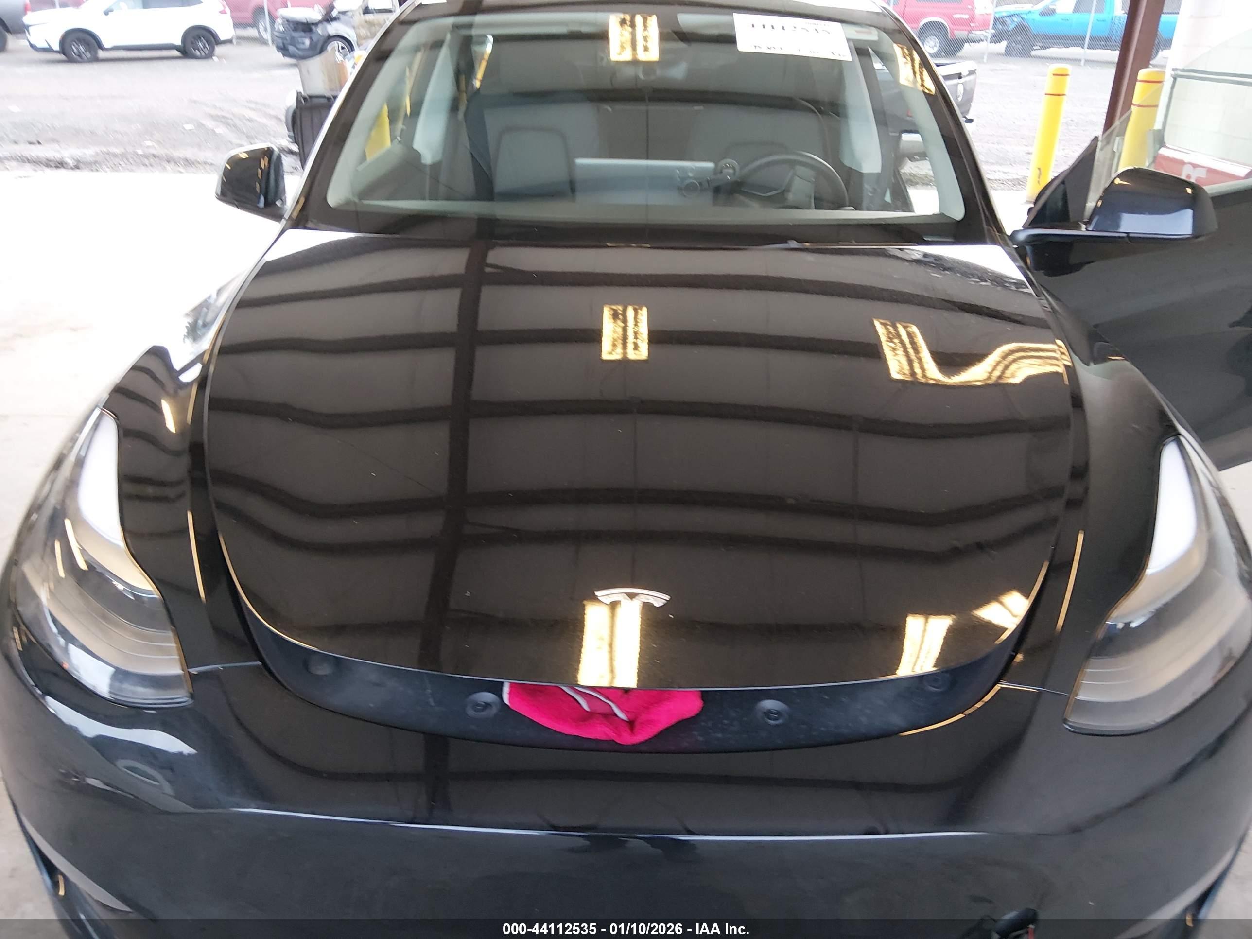 TESLA MODEL image 10